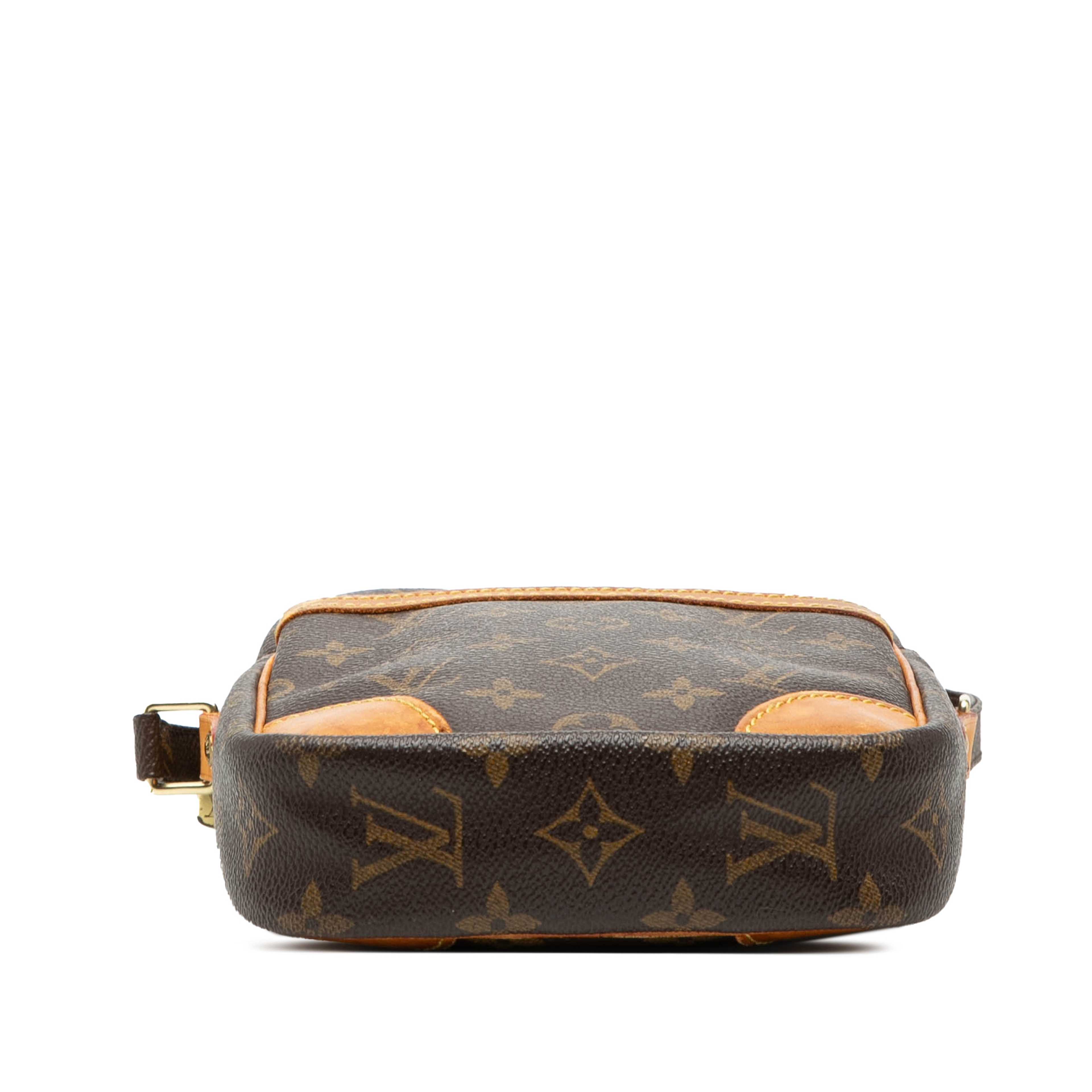 Louis Vuitton Monogram Danube, från Luxclusif, i färgen brown. Klicka för att öppna bilden i stort format