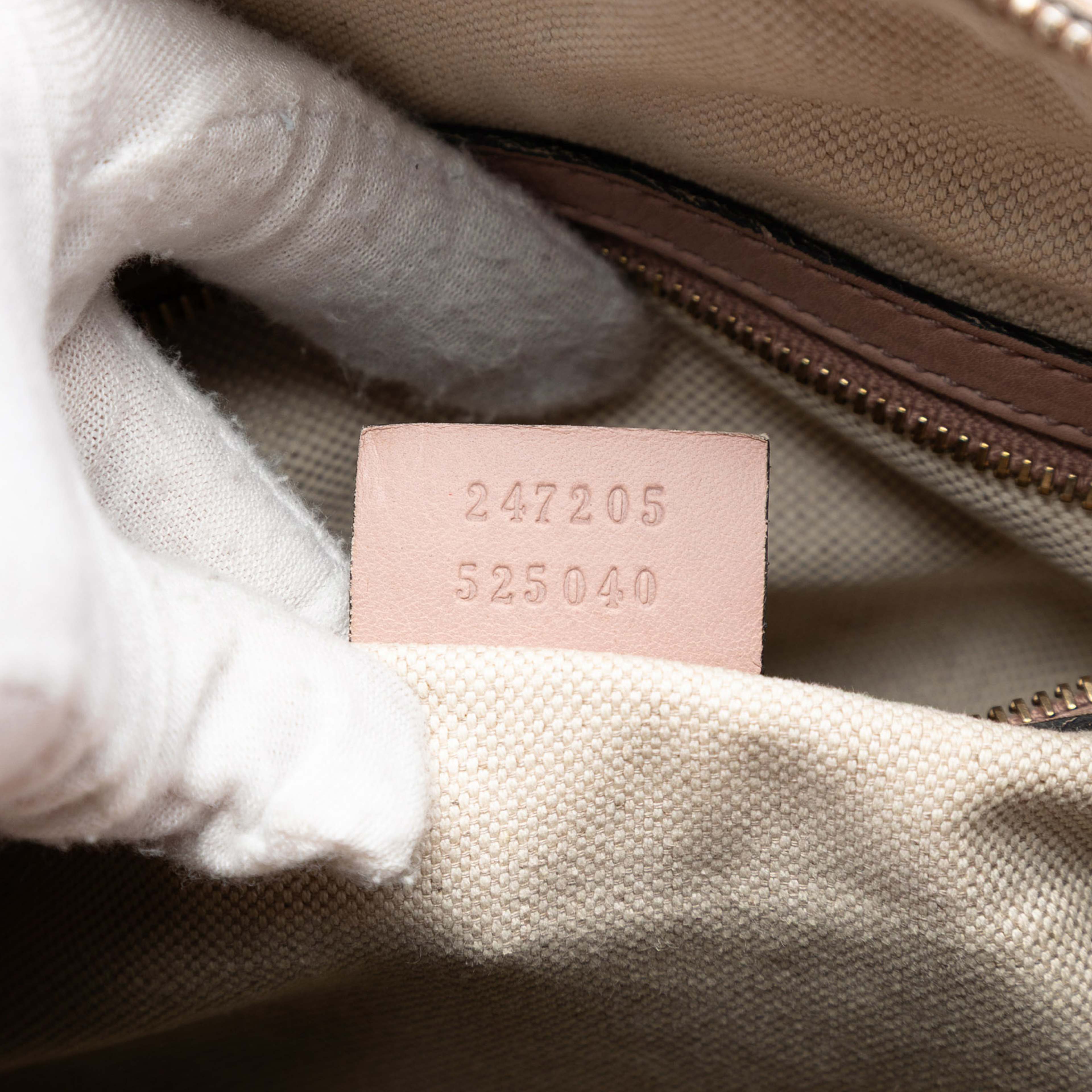 Gucci Medium Microguccissima Trimmed Calfskin Joy Boston Bag, från Luxclusif, i färgen rosa. Klicka för att öppna bilden i stort format