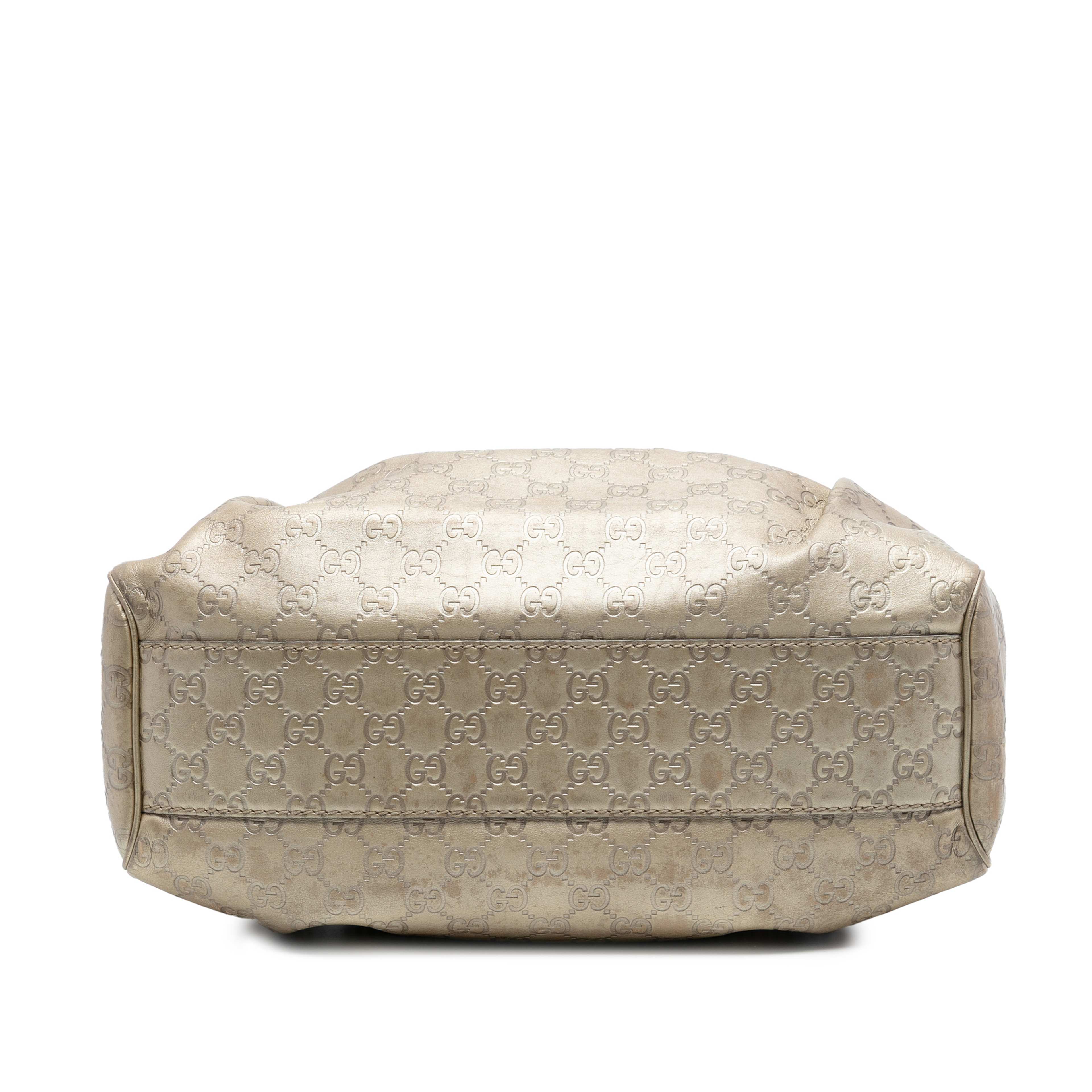 Gucci Medium Guccissima Sukey Tote, från Luxclusif, i färgen guld. Klicka för att öppna bilden i stort format