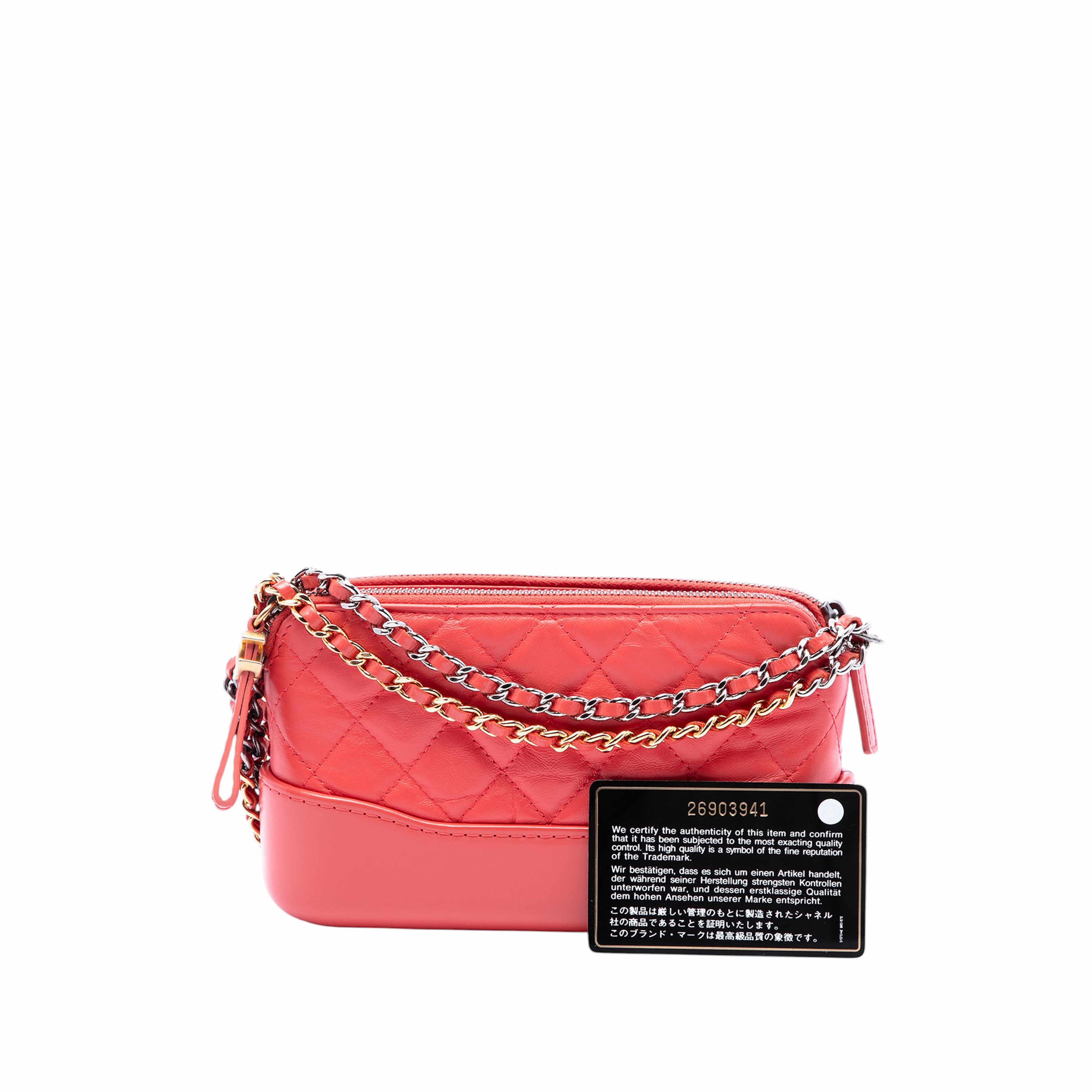 Chanel Quilted Aged Calfskin Gabrielle Double Zip Clutch With Chain, från Luxclusif, i färgen rosa. Klicka för att öppna bilden i stort format