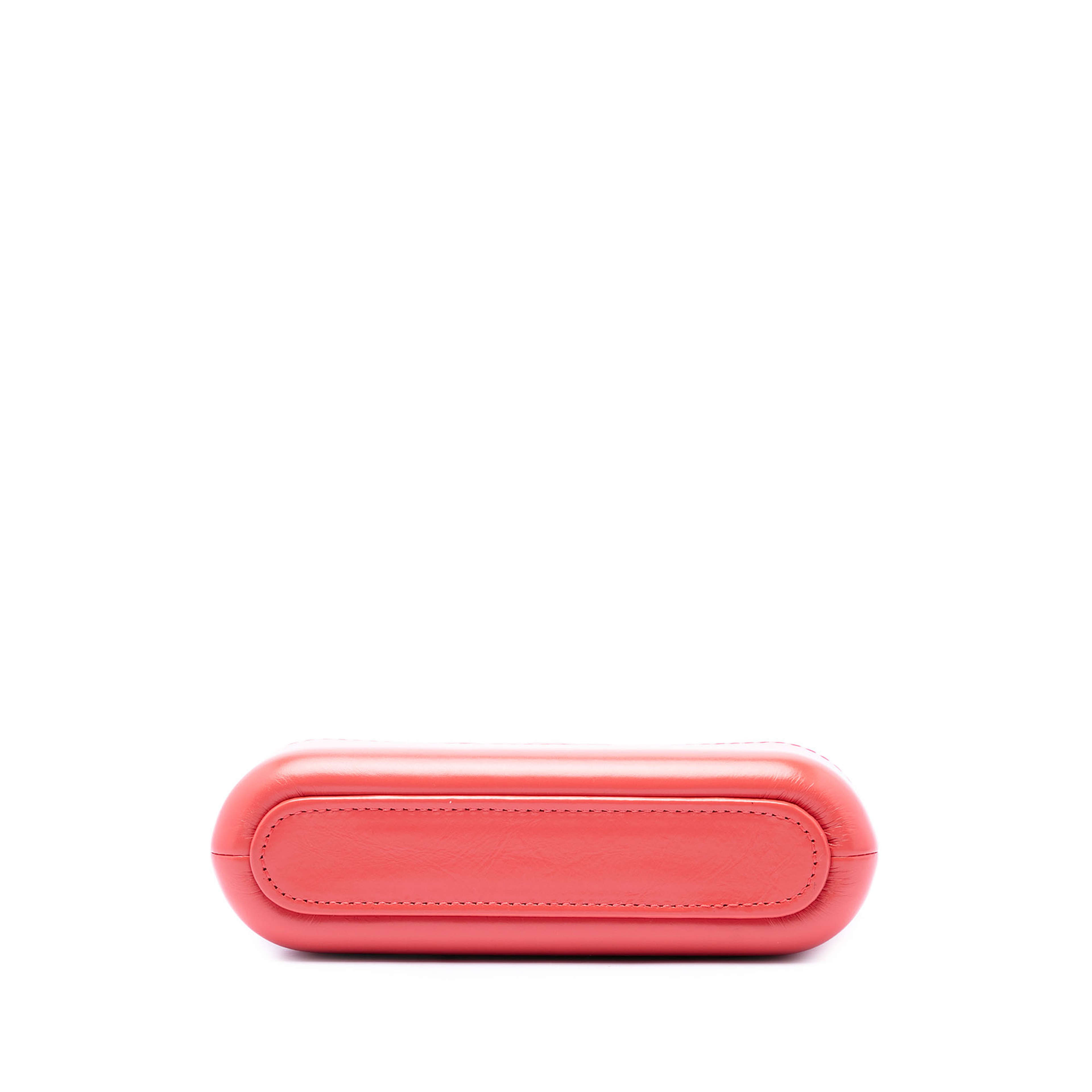 Chanel Quilted Aged Calfskin Gabrielle Double Zip Clutch With Chain, från Luxclusif, i färgen rosa. Klicka för att öppna bilden i stort format