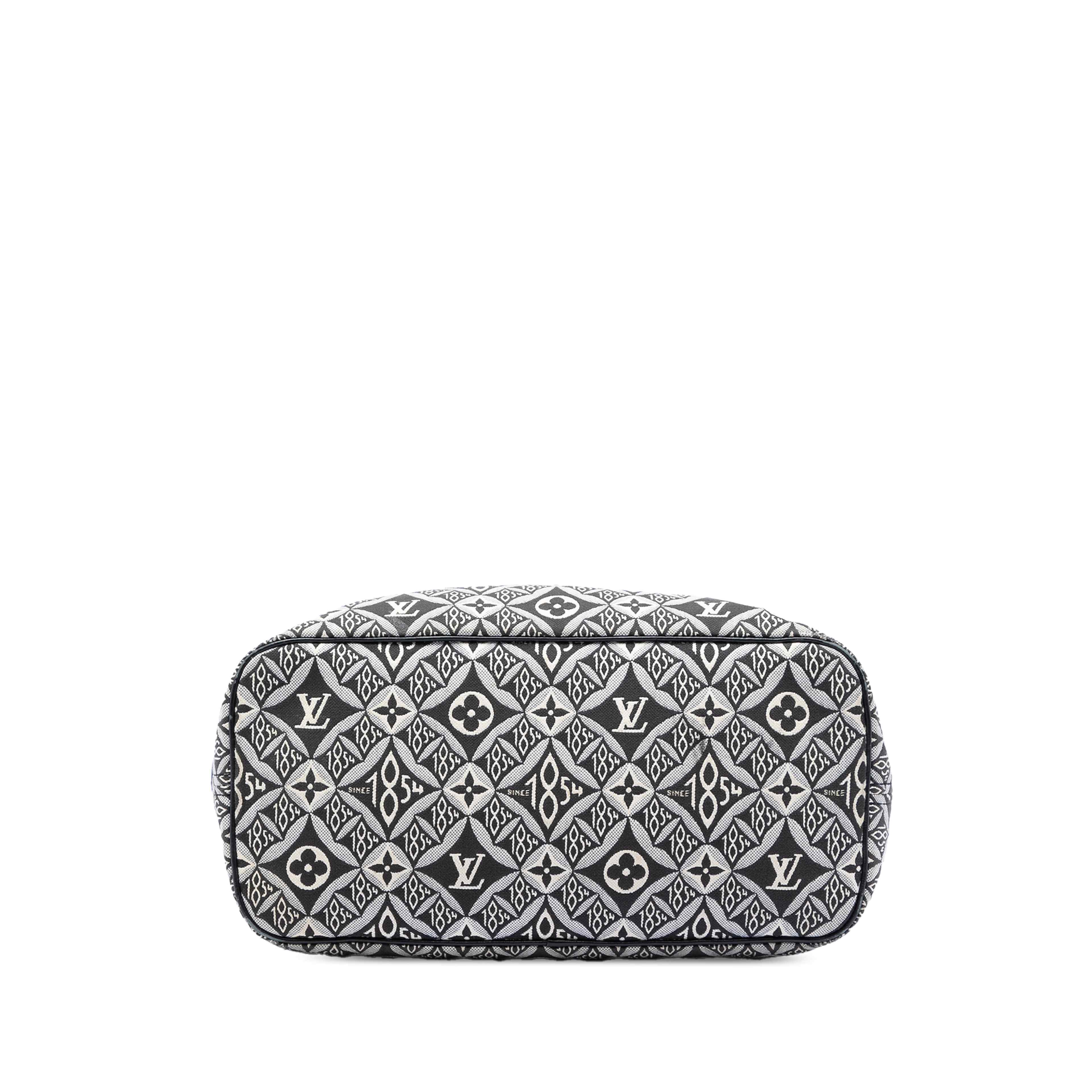 Louis Vuitton Monogram Jacquard Since 1854 Neverfull Mm, från Luxclusif, i färgen svart. Klicka för att öppna bilden i stort format