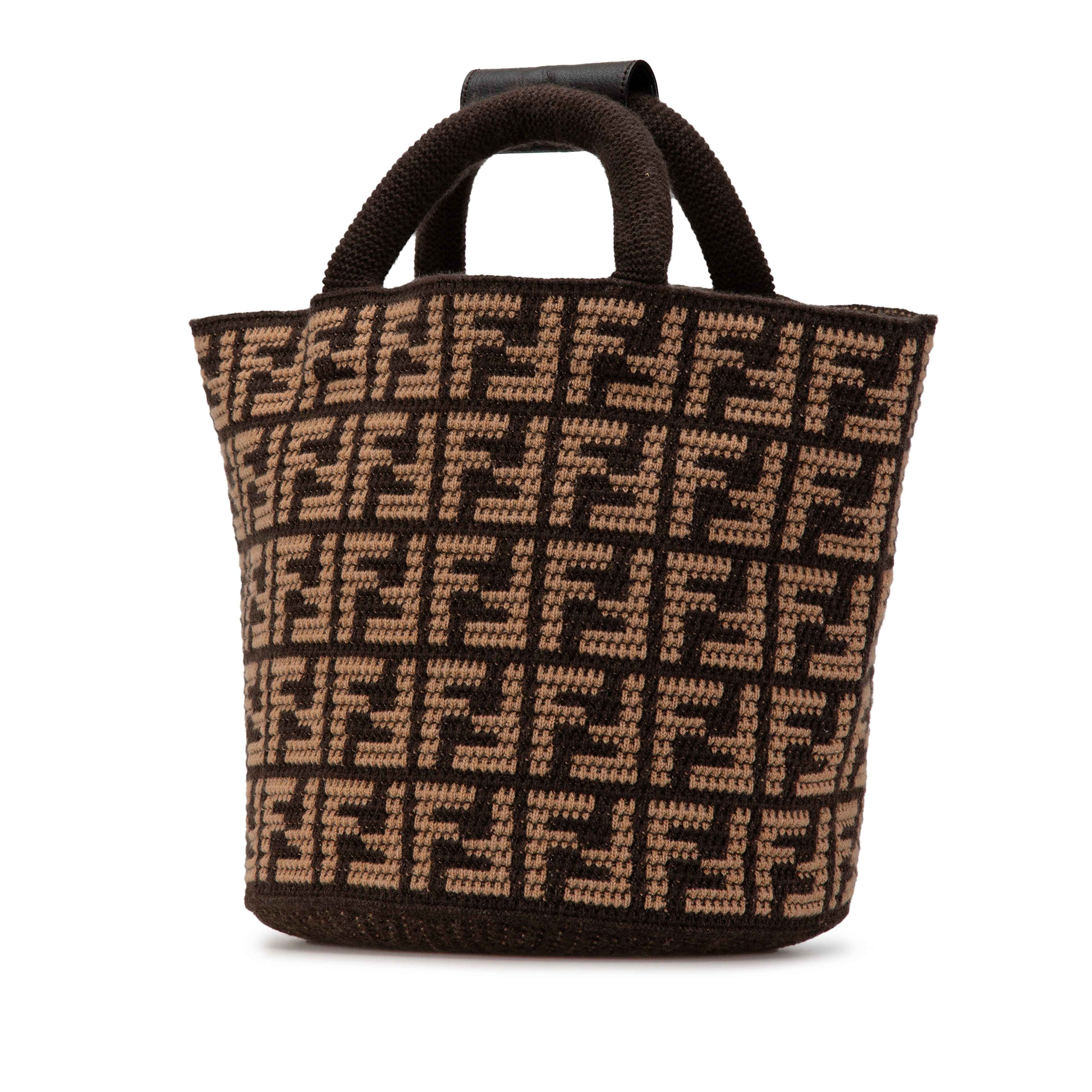 Fendi Zucca Cashmere Shopping Tote, från Luxclusif, i färgen brun. Klicka för att öppna bilden i stort format
