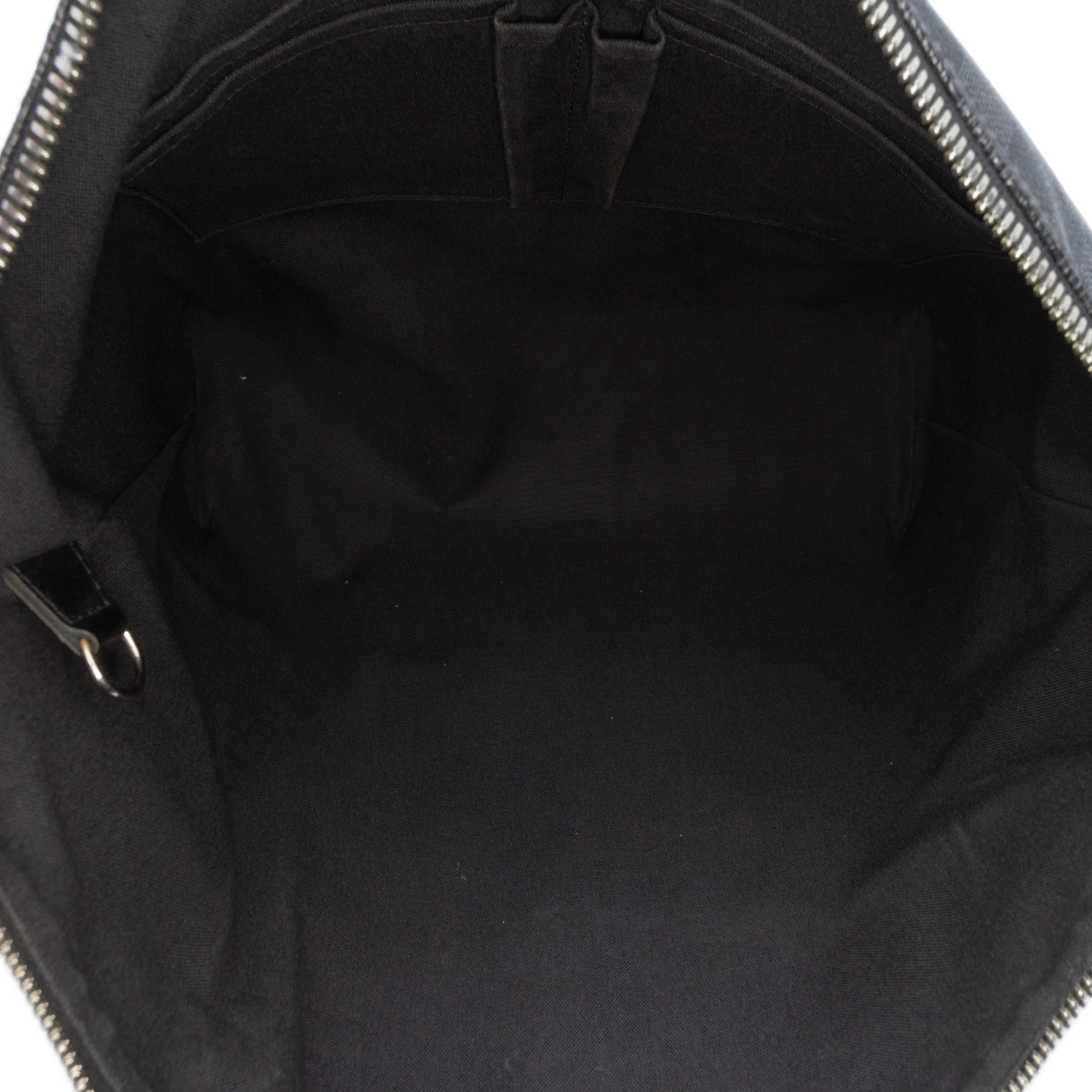 Louis Vuitton Damier Graphite Mick Mm, från Luxclusif, i färgen black. Klicka för att öppna bilden i stort format