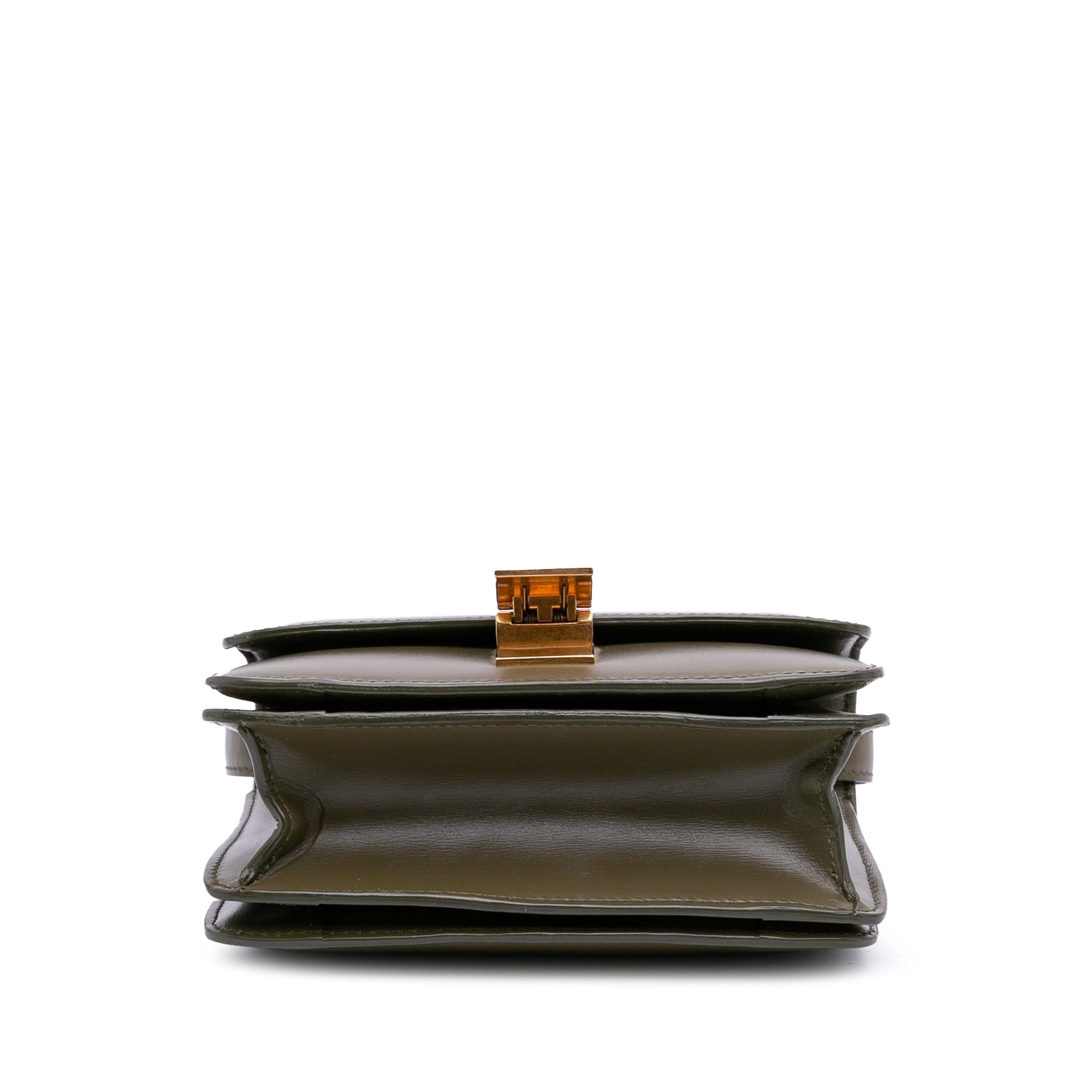 Celine Small Calfskin Classic Box, från Luxclusif, i färgen dark khaki.