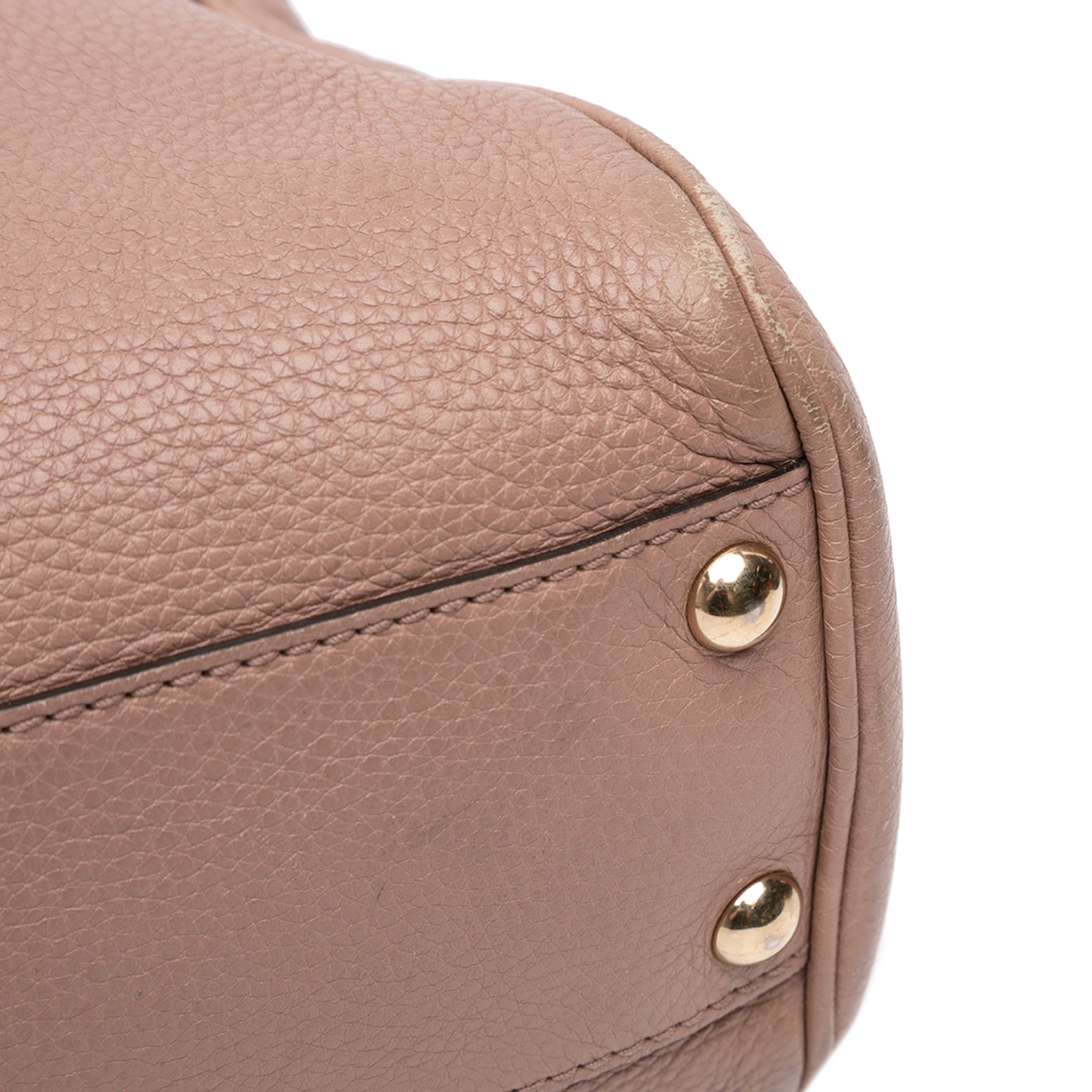 Gucci Small Calfskin Bamboo Shopper Satchel, från Luxclusif, i färgen brun. Klicka för att öppna bilden i stort format