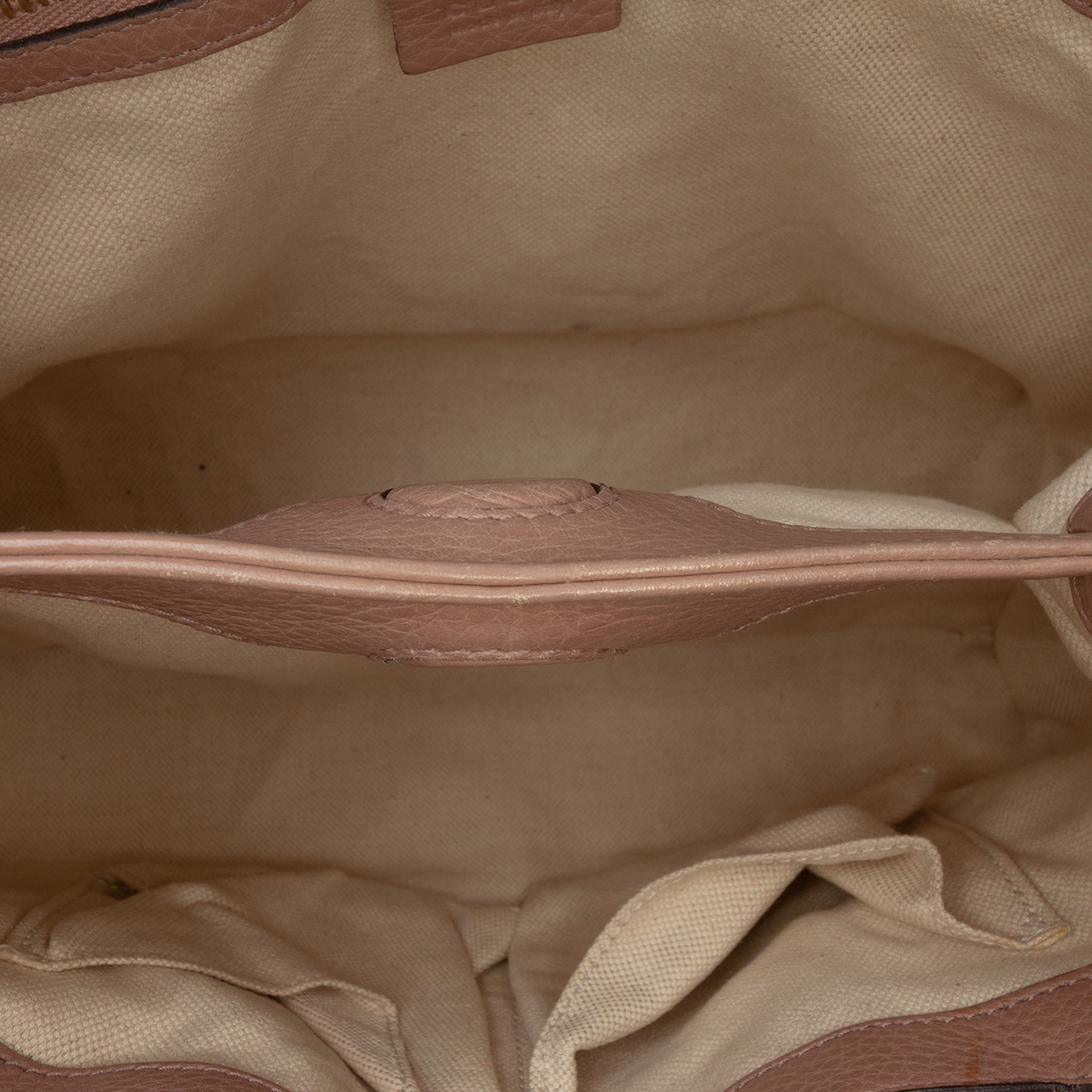 Gucci Small Calfskin Bamboo Shopper Satchel, från Luxclusif, i färgen nude. Klicka för att öppna bilden i stort format