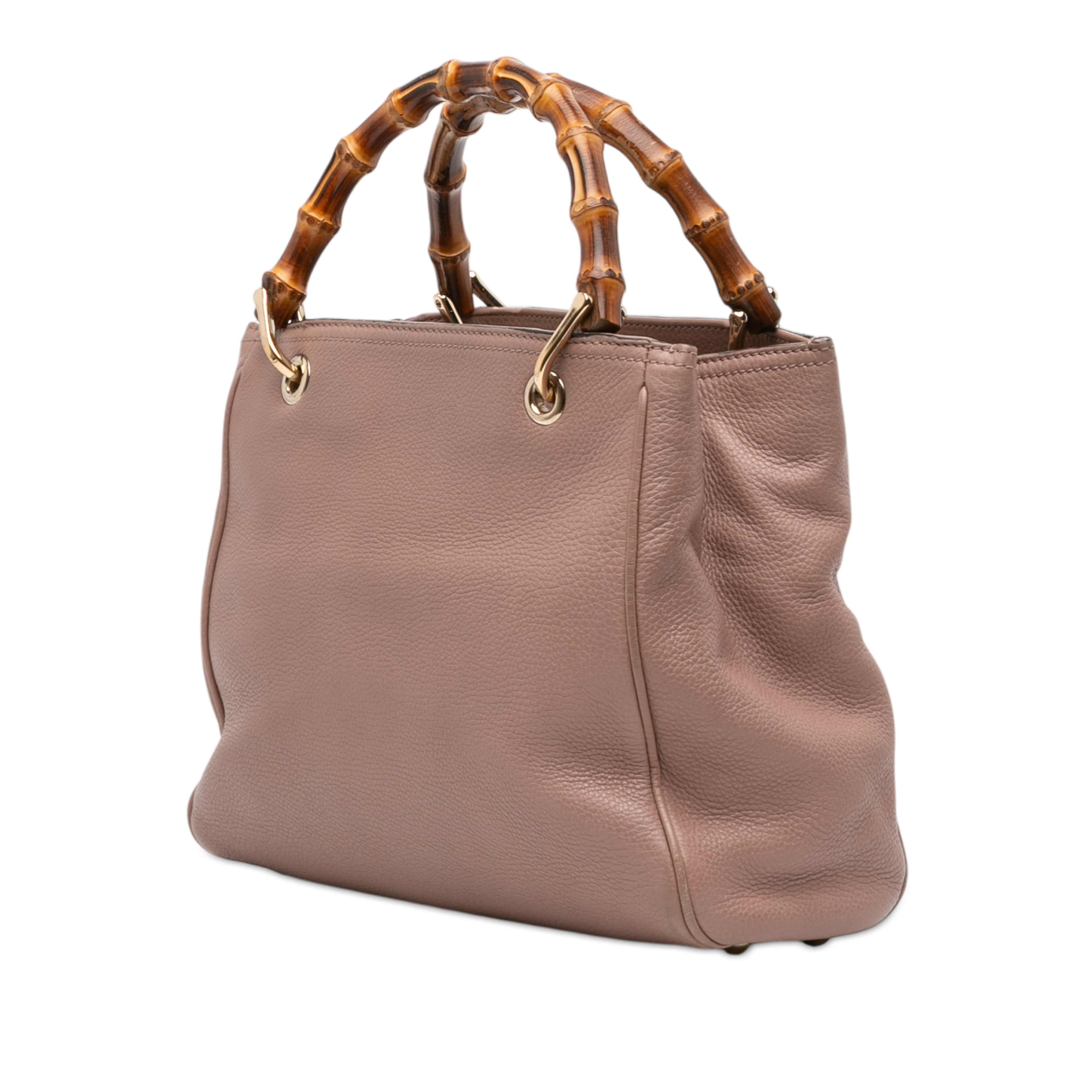 Gucci Small Calfskin Bamboo Shopper Satchel, från Luxclusif, i färgen nude. Klicka för att öppna bilden i stort format