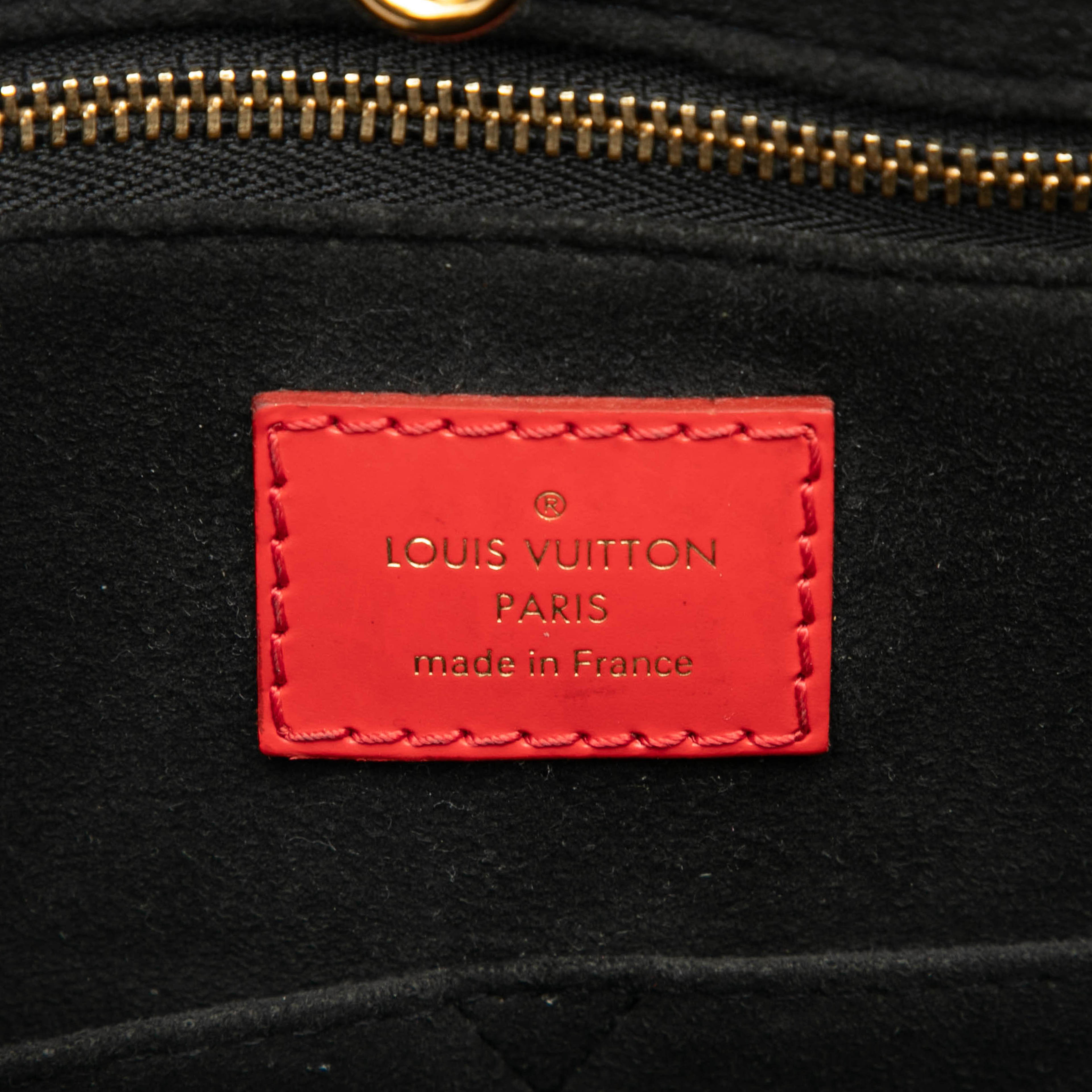 Louis Vuitton Monogram Empreinte Giant Crafty Onthego Gm, från Luxclusif, i färgen black. Klicka för att öppna bilden i stort format