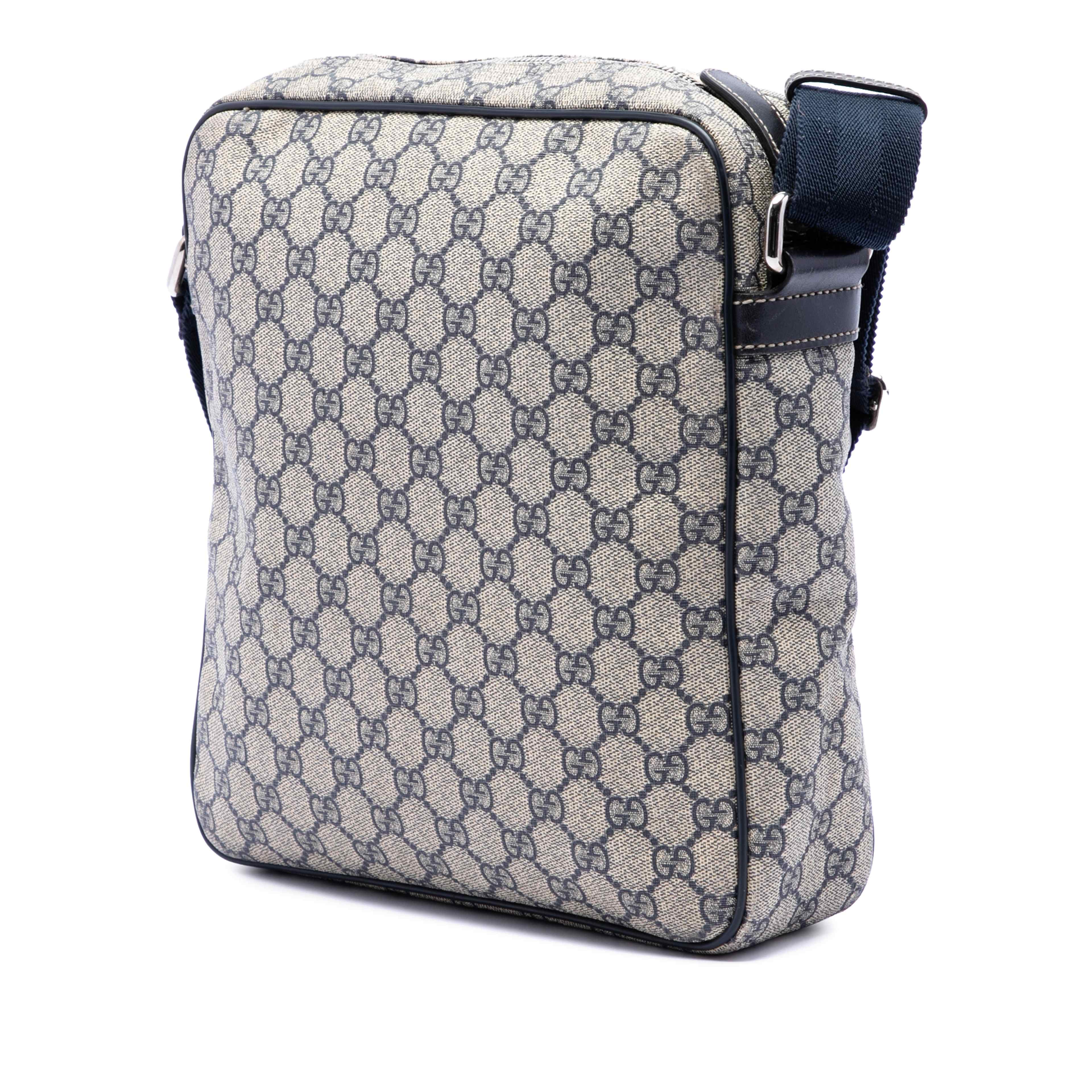 Gucci Gg Supreme Crossbody, från Luxclusif, i färgen beige. Klicka för att öppna bilden i stort format
