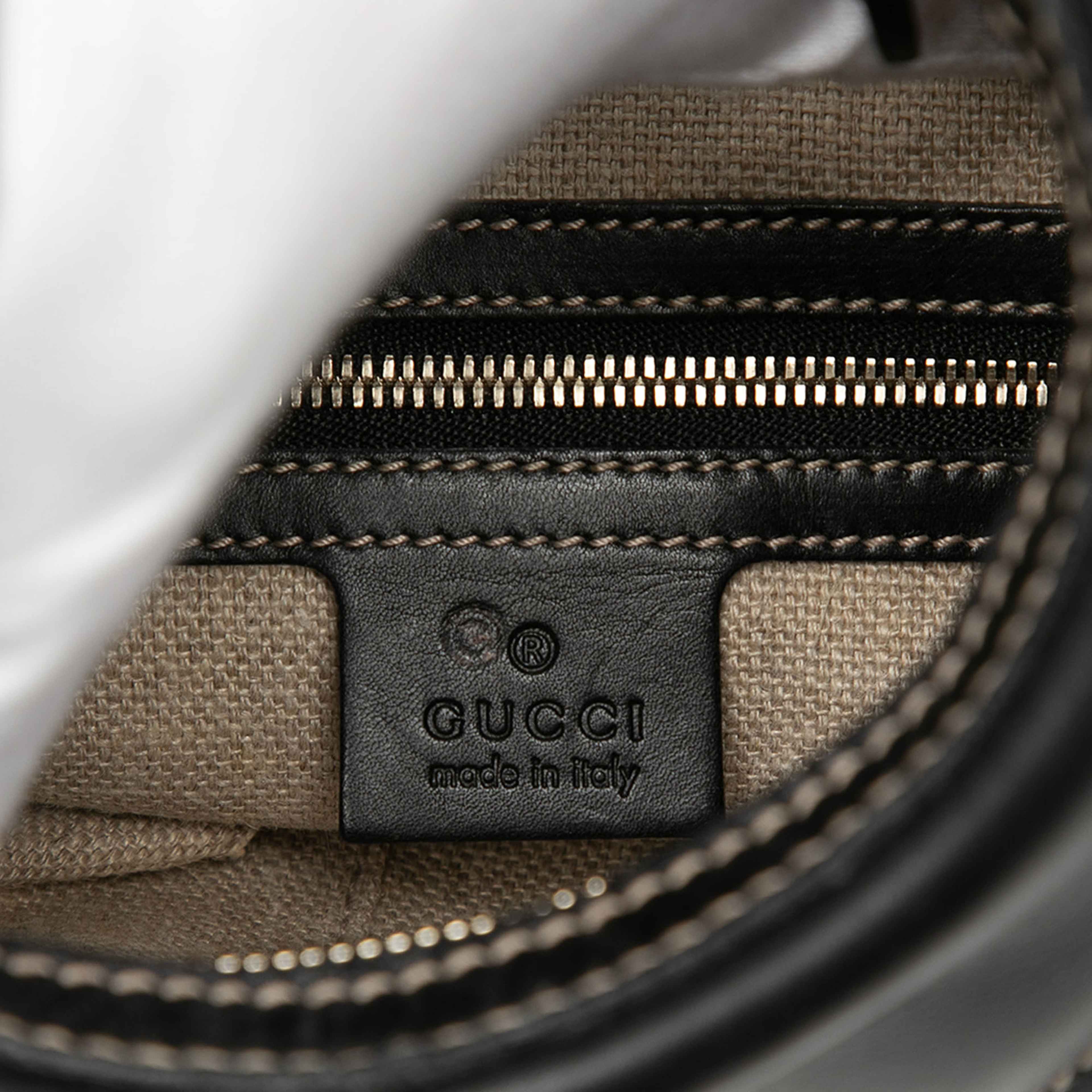 Gucci Leather Hysteria Crest Shoulder Bag, från Luxclusif, i färgen black. Klicka för att öppna bilden i stort format