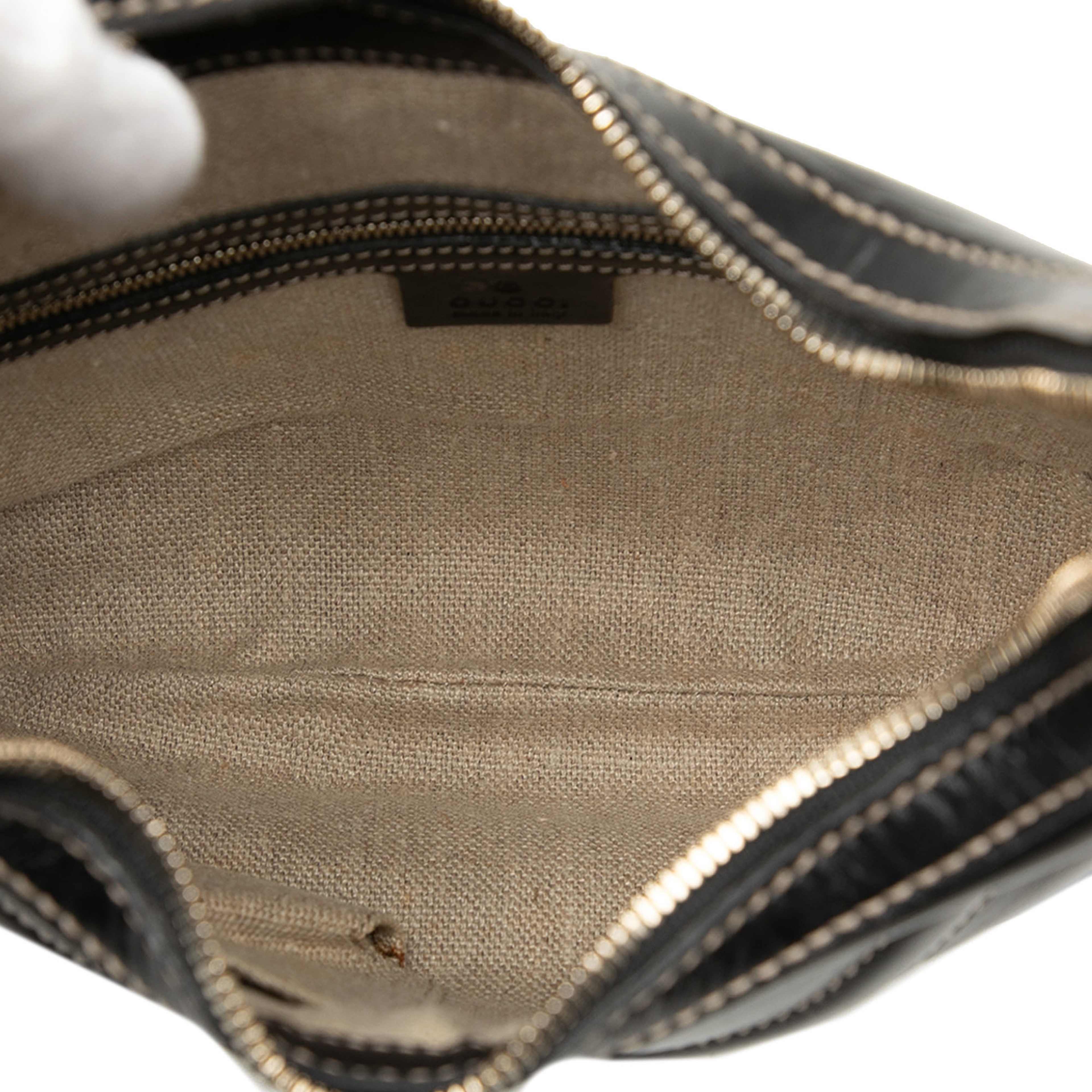 Gucci Leather Hysteria Crest Shoulder Bag, från Luxclusif, i färgen black. Klicka för att öppna bilden i stort format