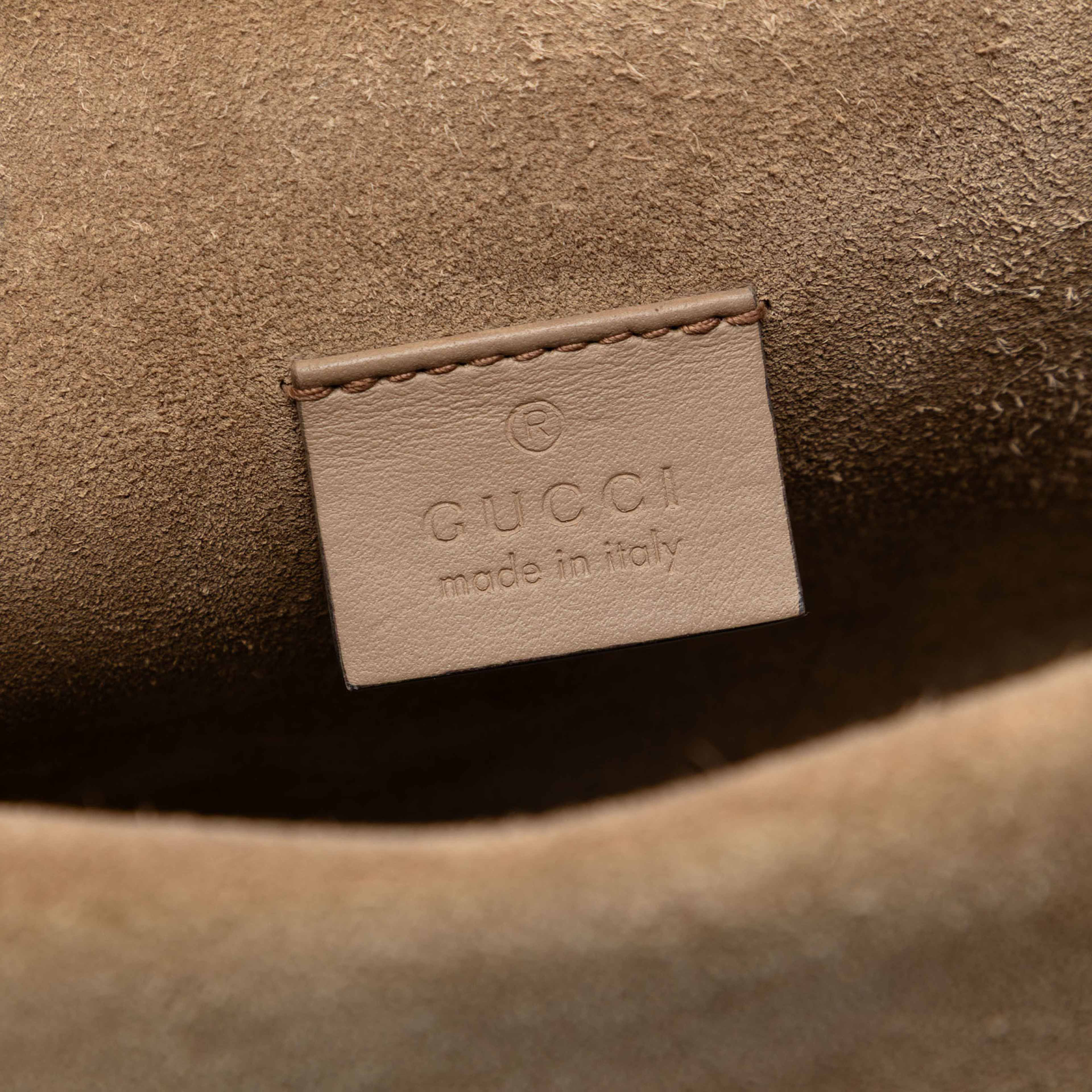 Gucci Medium Gg Supreme Dionysus Crossbody, från Luxclusif, i färgen beige. Klicka för att öppna bilden i stort format