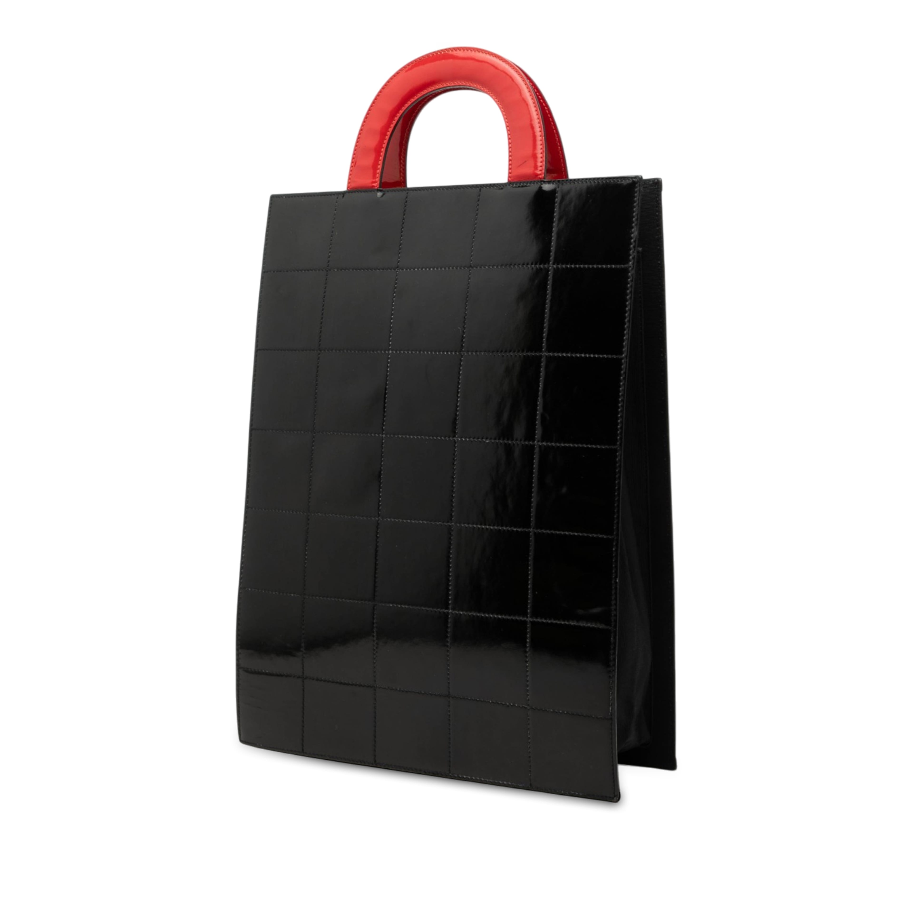 Chanel Choco Bar Patent Coco Mademoiselle Vertical Tote, från Luxclusif, i färgen röd. Klicka för att öppna bilden i stort format