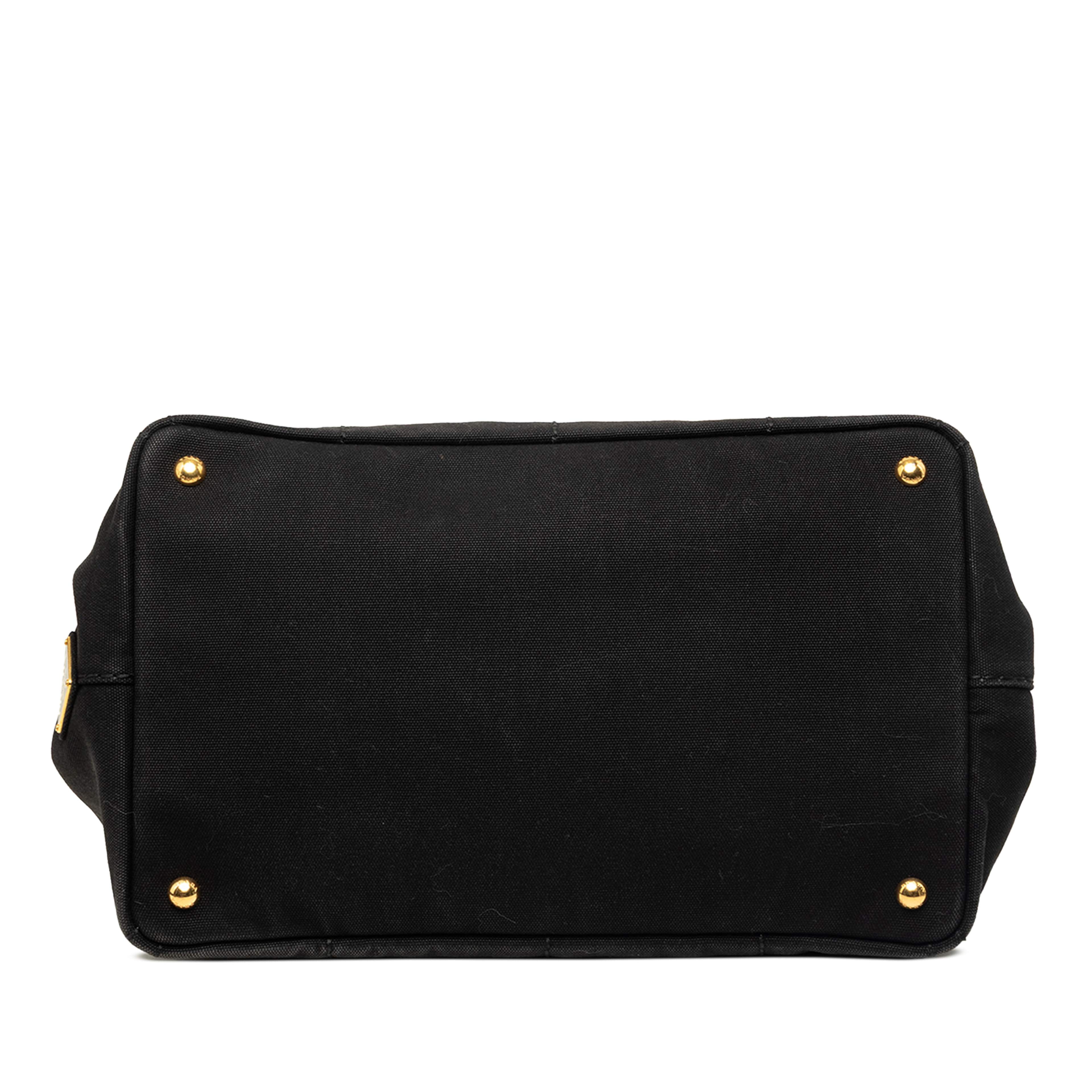Prada Canvas Canapa Logo Tote, från Luxclusif, i färgen svart. Klicka för att öppna bilden i stort format