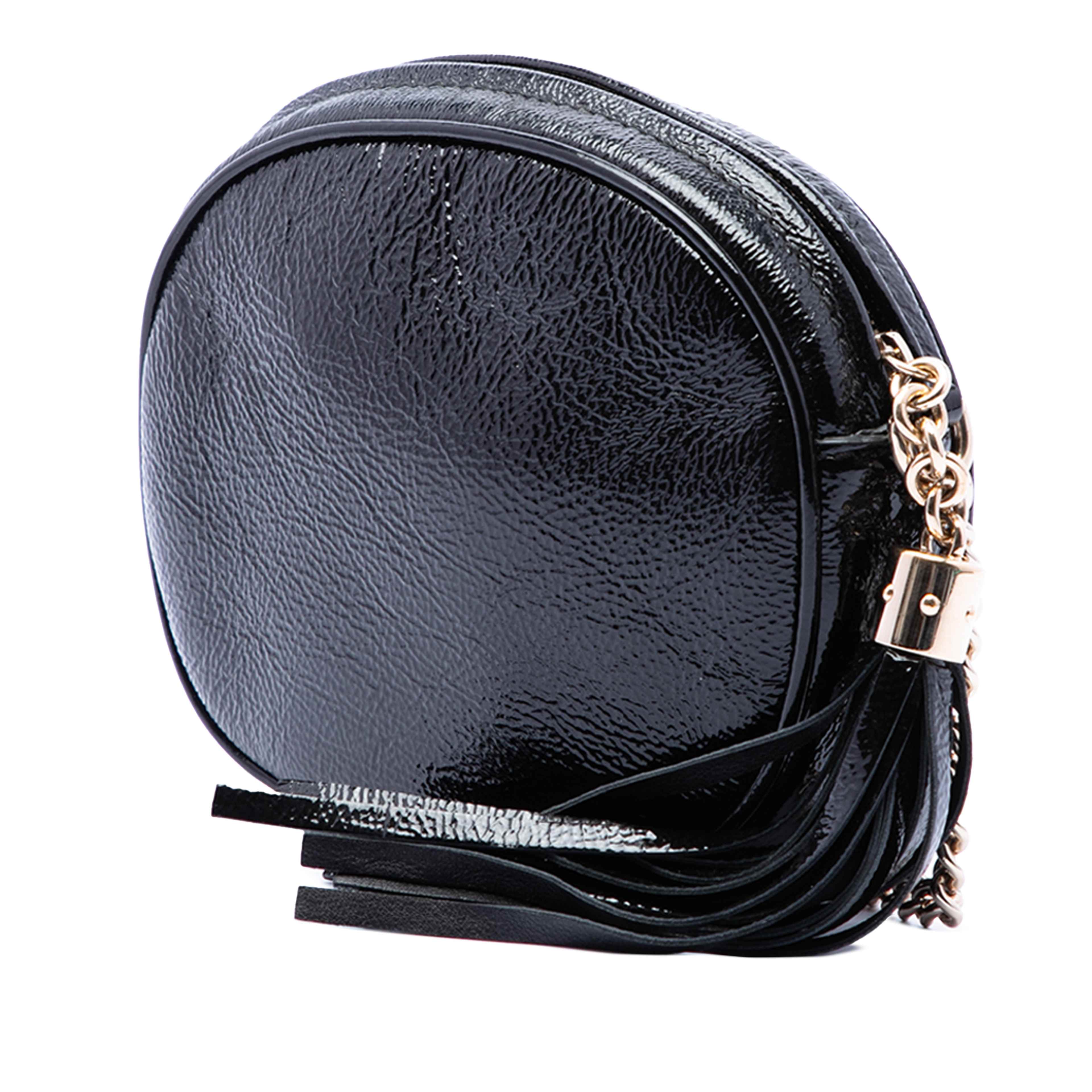 Gucci Mini Patent Soho Chain Crossbody, från Luxclusif, i färgen svart. Klicka för att öppna bilden i stort format
