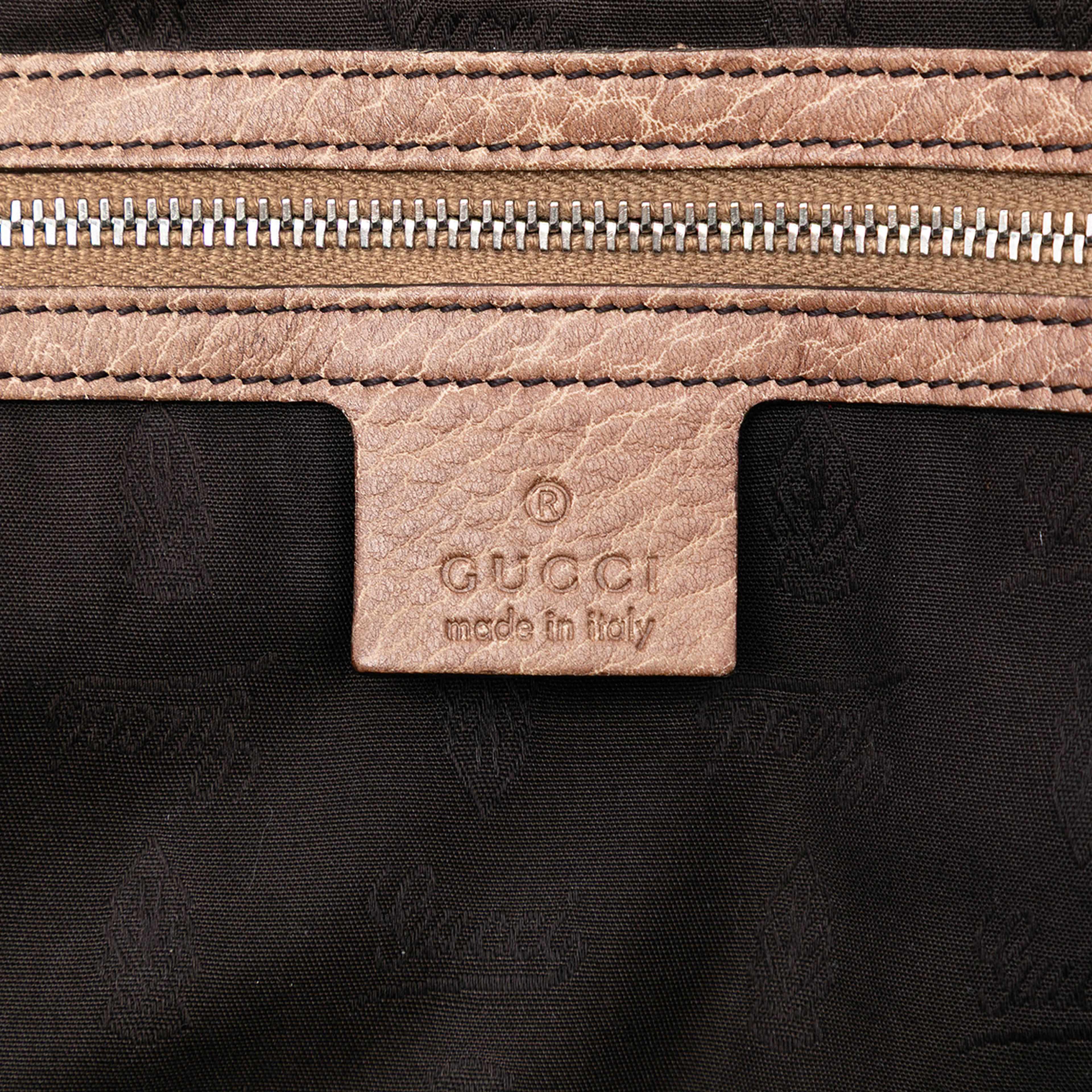 Gucci Medium Gg Canvas Bamboo Bar Tote, från Luxclusif, i färgen beige. Klicka för att öppna bilden i stort format