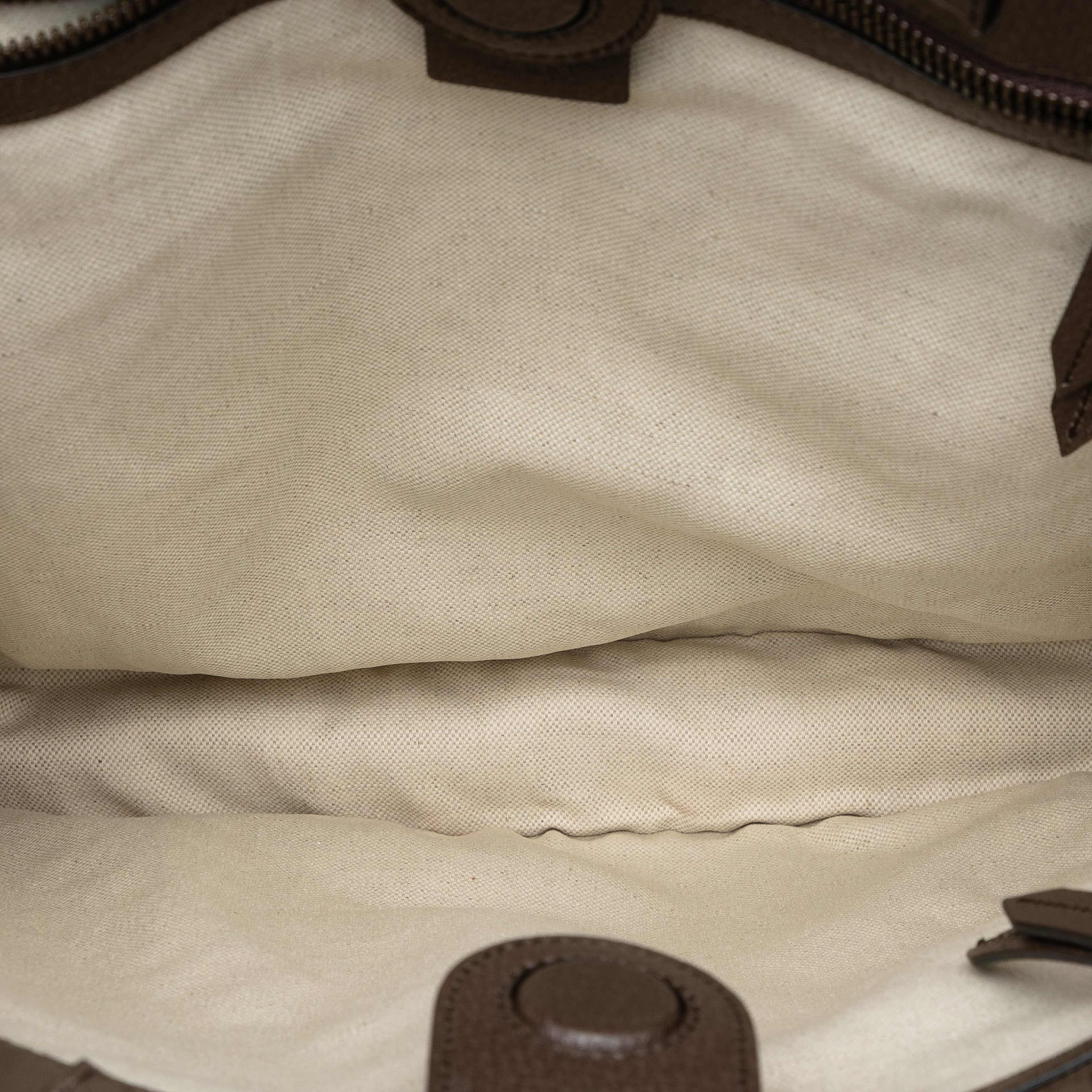 Gucci Gg Supreme Butterfly And Flower Embroidery Convertible Soft Tote, från Luxclusif, i färgen beige. Klicka för att öppna bilden i stort format