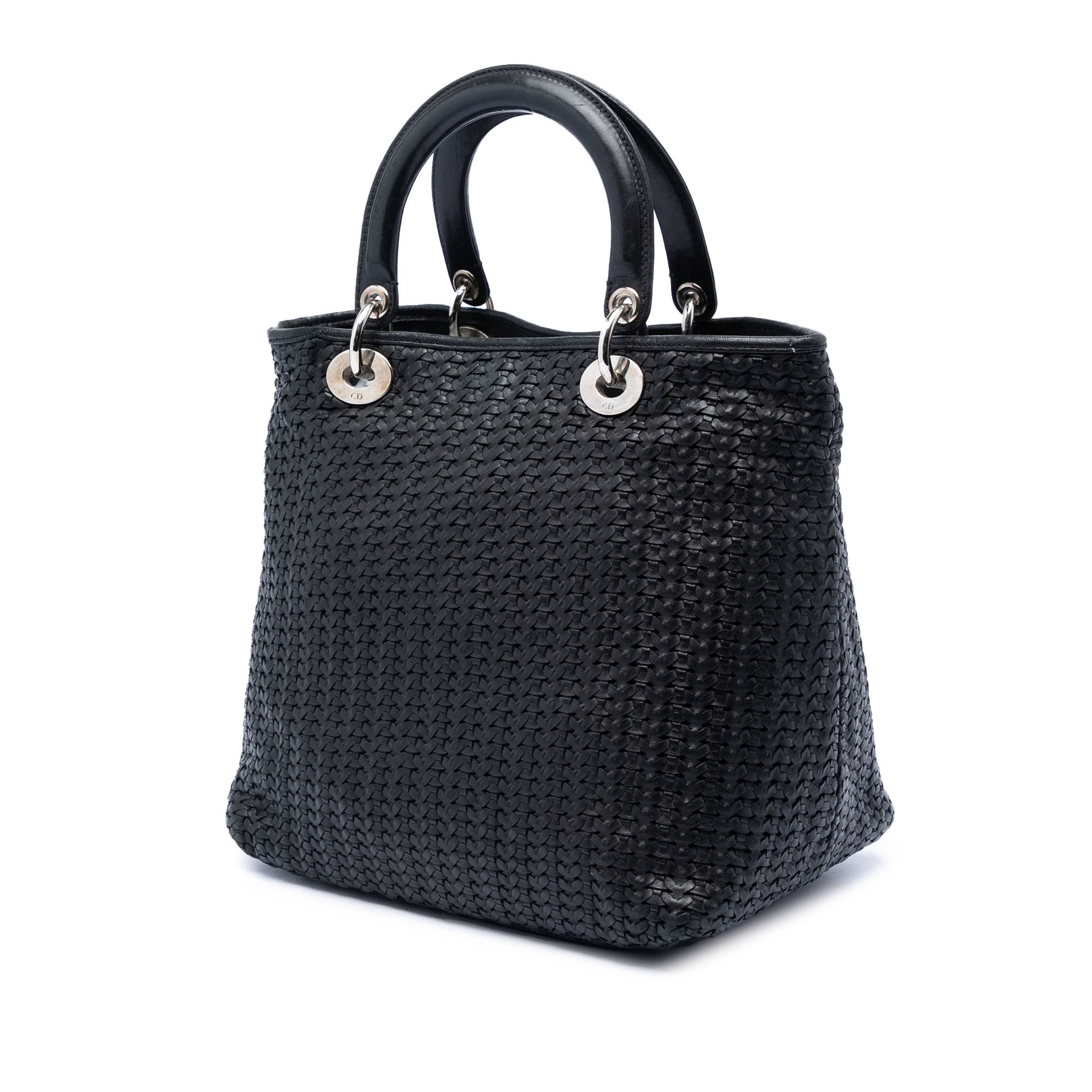 Dior Medium Woven Calfskin Soft Lady Dior, från Luxclusif, i färgen black. Klicka för att öppna bilden i stort format