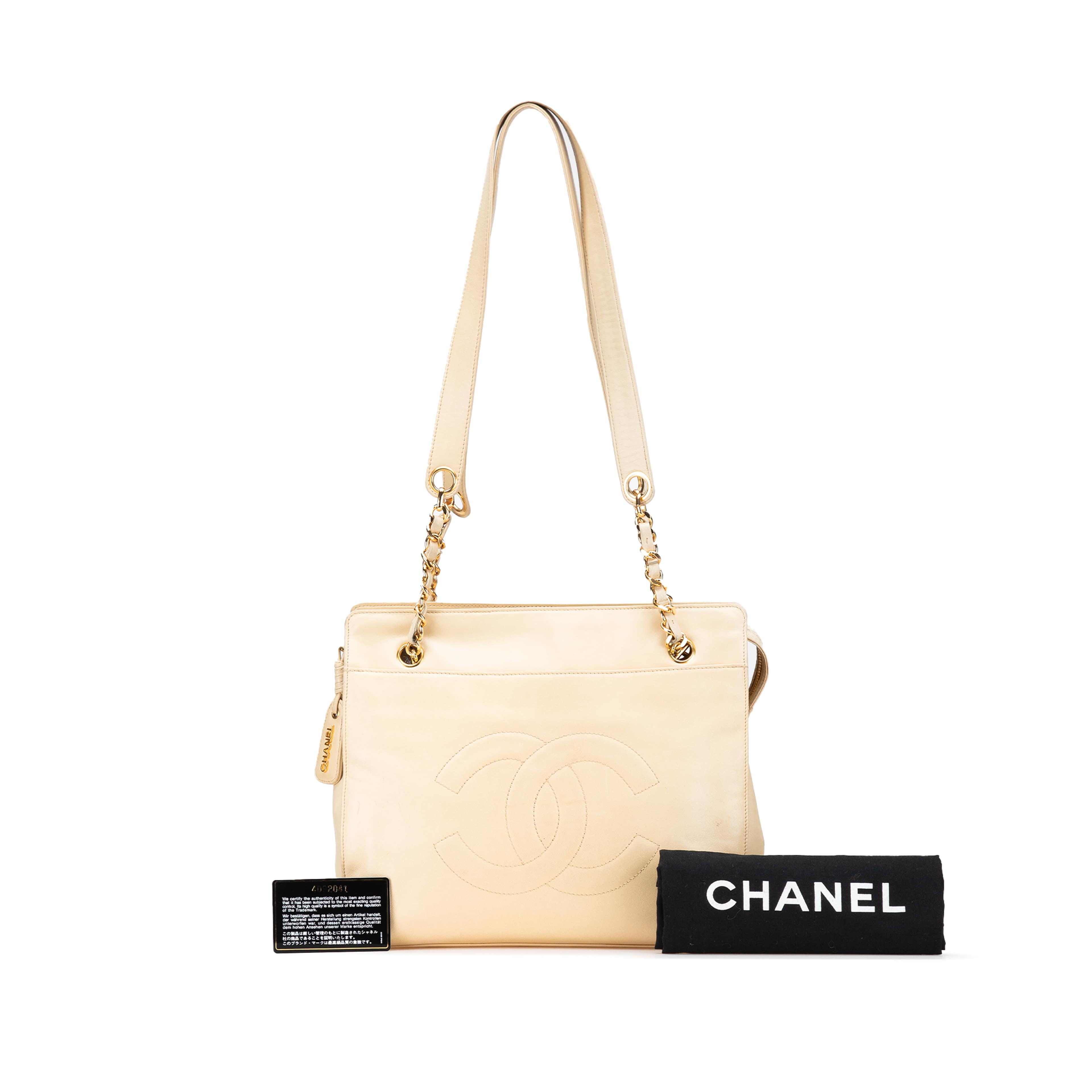 Chanel Cc Lambskin Chain Tote, från Luxclusif, i färgen brun. Klicka för att öppna bilden i stort format