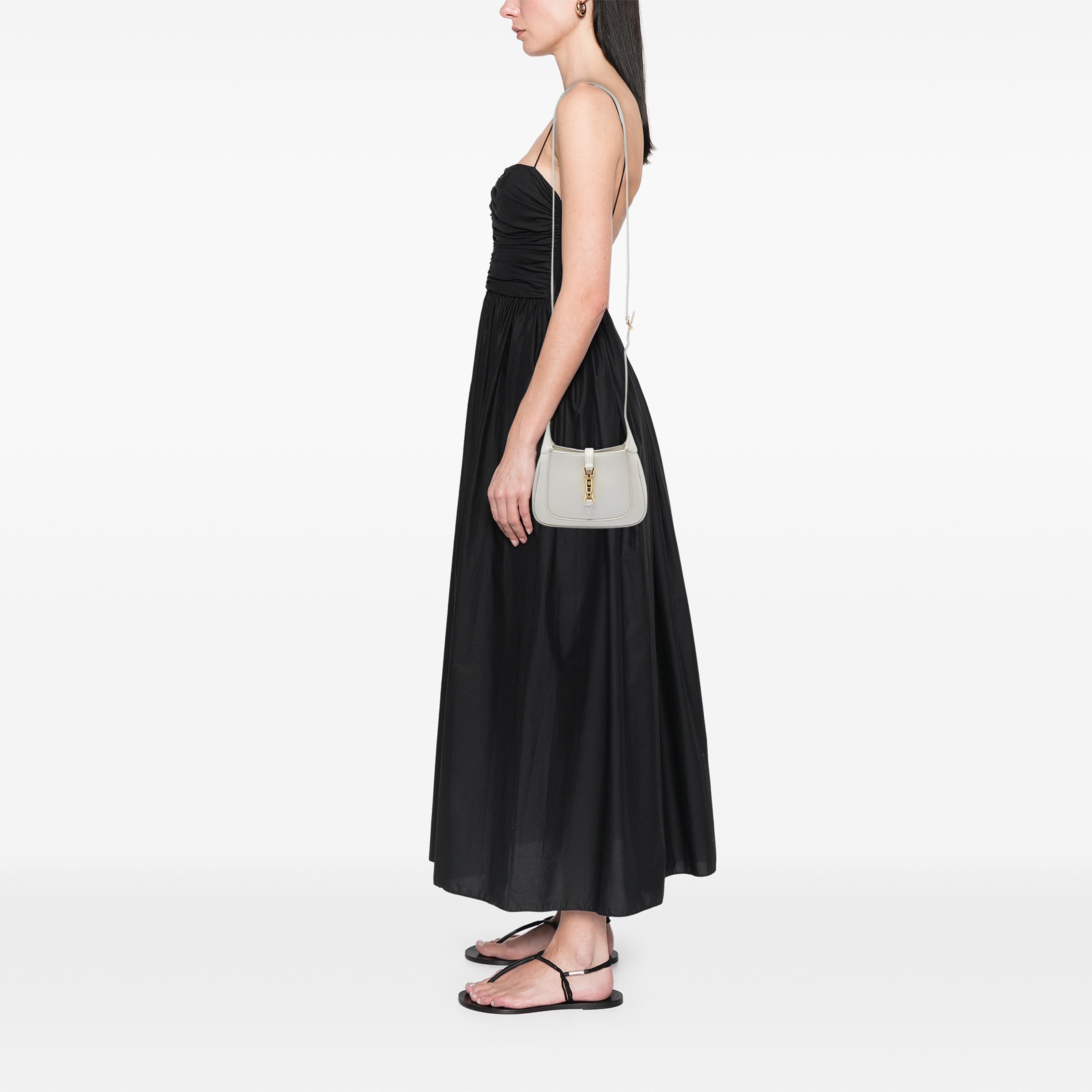Gucci Mini Calfskin Jackie 1961 Crossbody, från Luxclusif, i färgen vit. Klicka för att öppna bilden i stort format