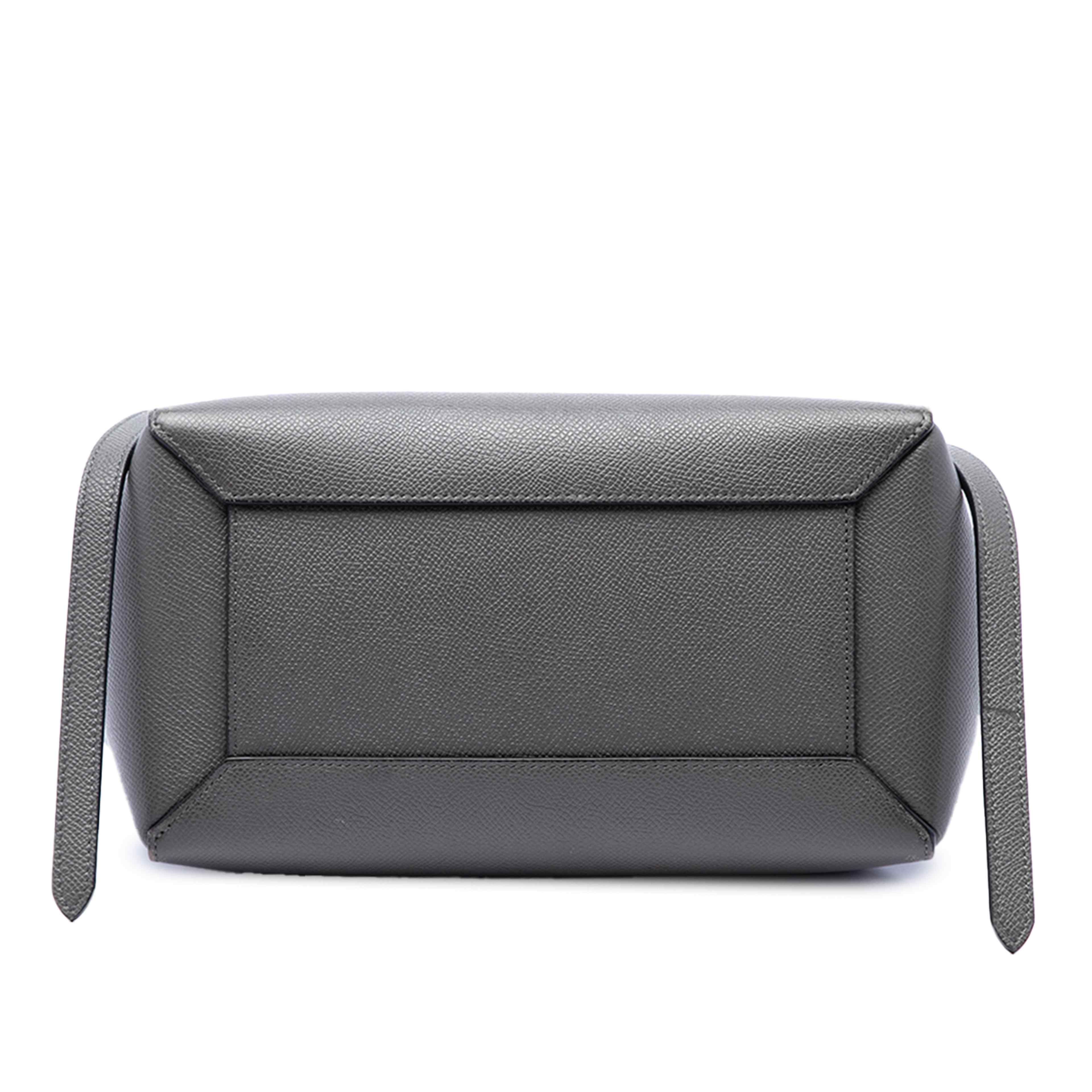 Celine Micro Grained Calfskin Belt Bag, från Luxclusif, i färgen grå. Klicka för att öppna bilden i stort format