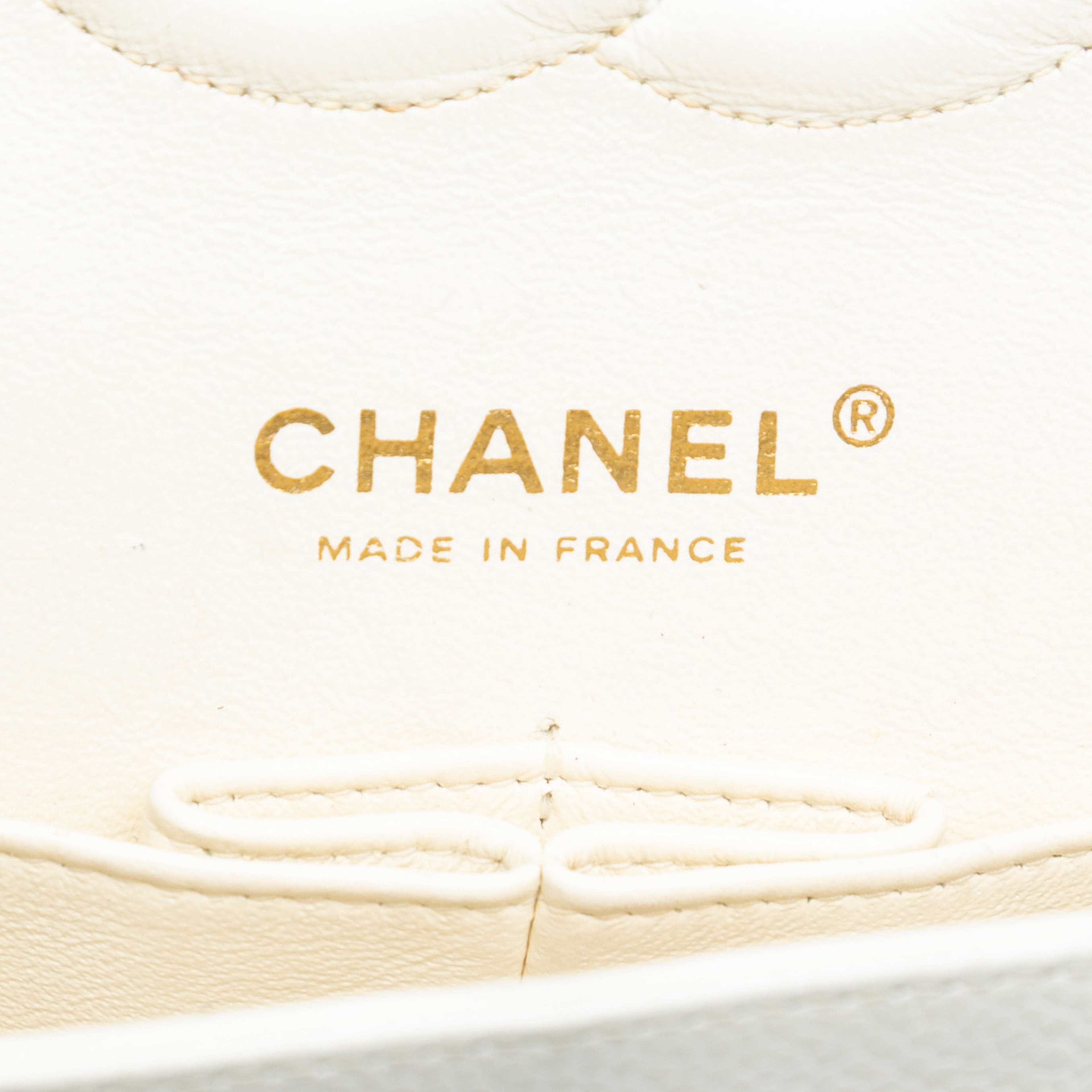 Chanel Medium Classic Caviar Double Flap, från Luxclusif, i färgen ivory. Klicka för att öppna bilden i stort format