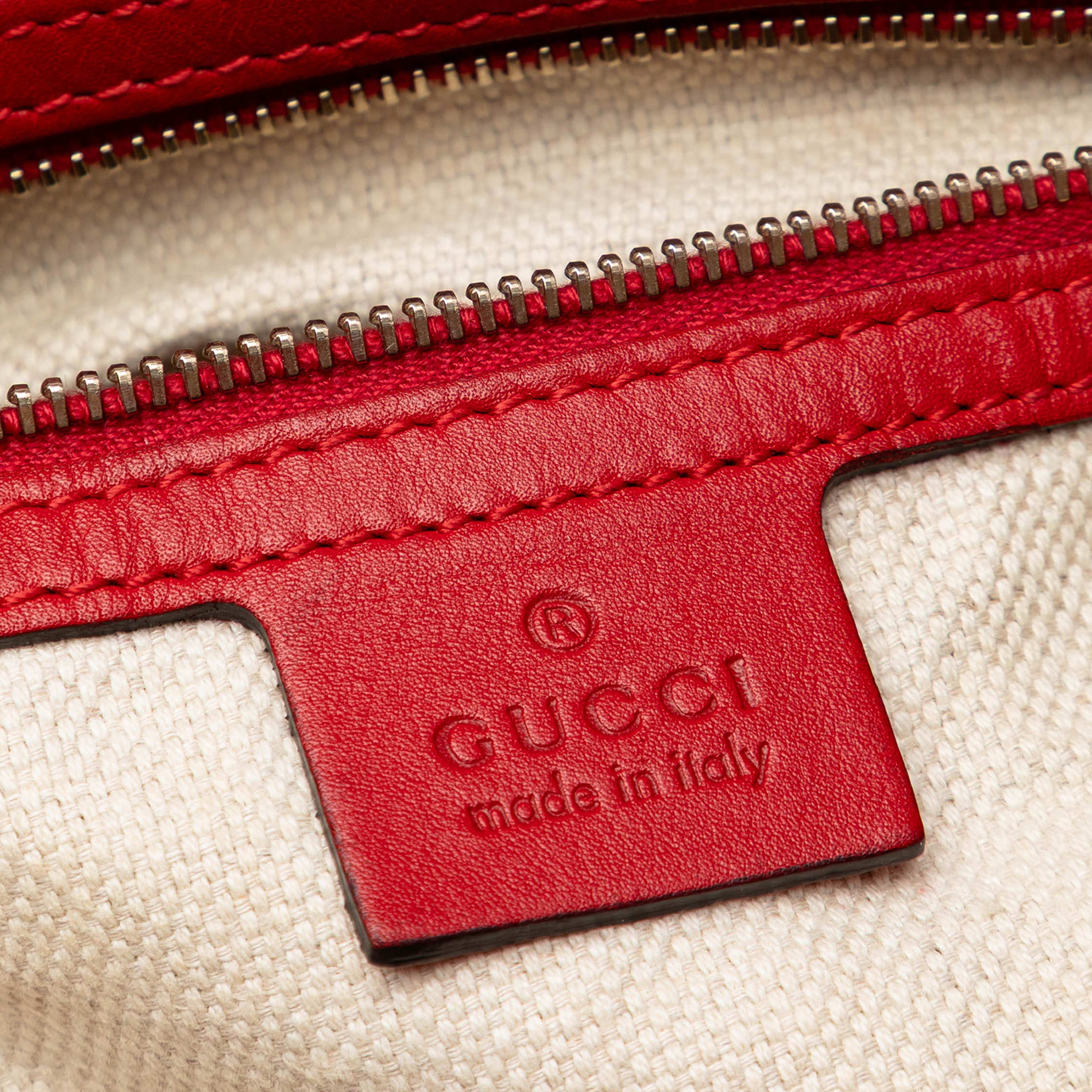 Gucci Medium Guccissima Valentine Top Handle Bag, från Luxclusif, i färgen röd. Klicka för att öppna bilden i stort format