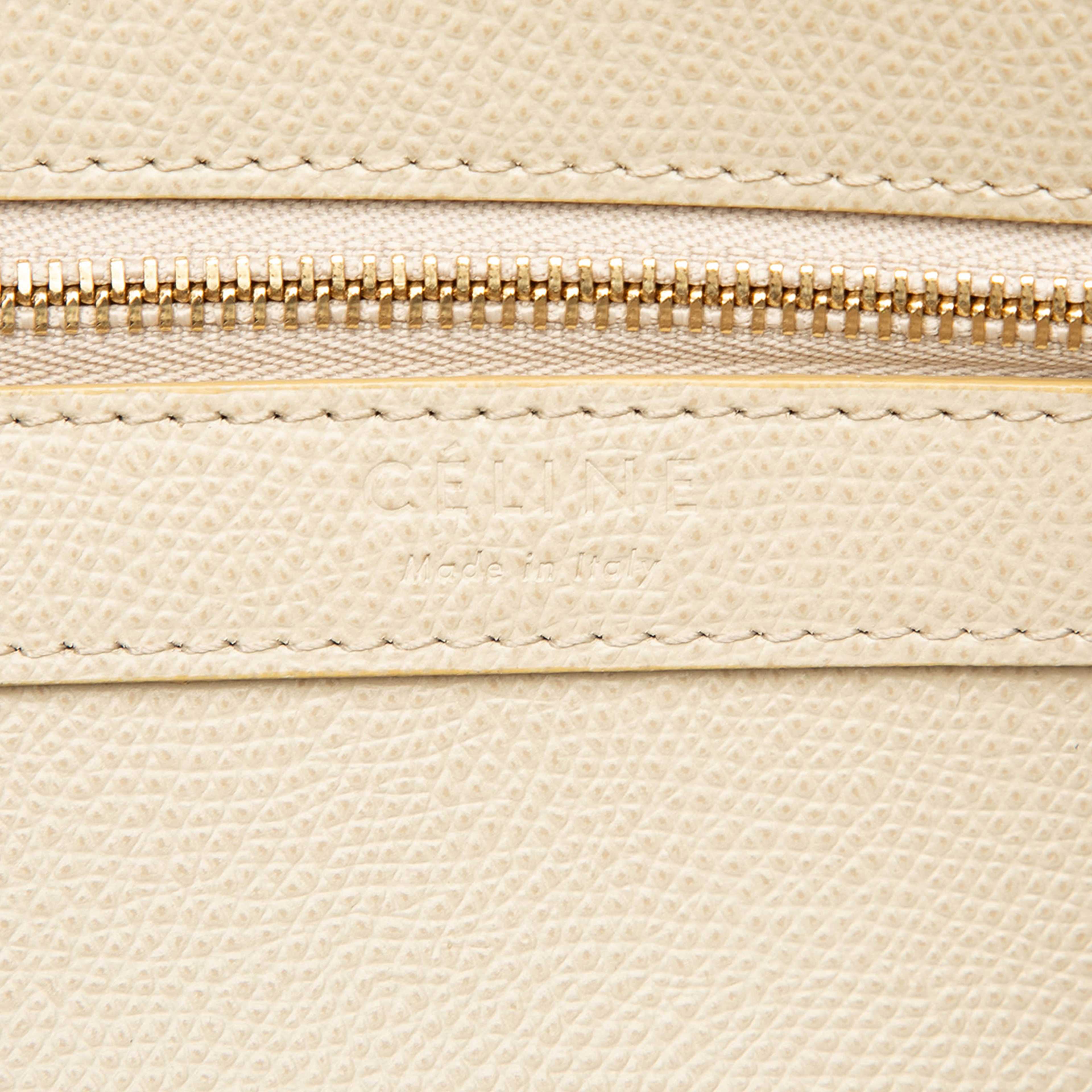 Celine Small Bicolor Grained Calfskin Vertical Cabas Tote, från Luxclusif, i färgen beige. Klicka för att öppna bilden i stort format