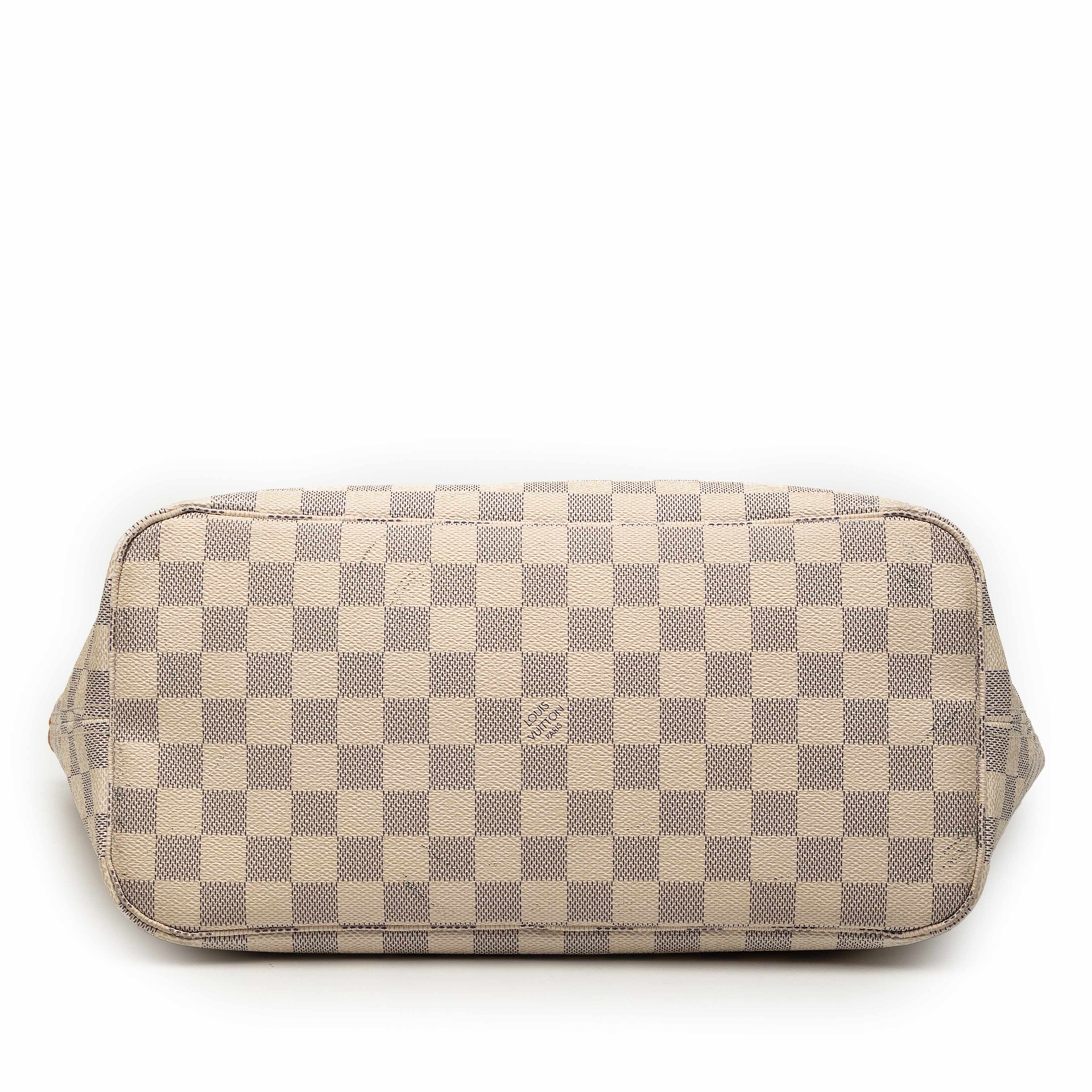 Louis Vuitton Damier Azur Neverfull Mm, från Luxclusif, i färgen white. Klicka för att öppna bilden i stort format