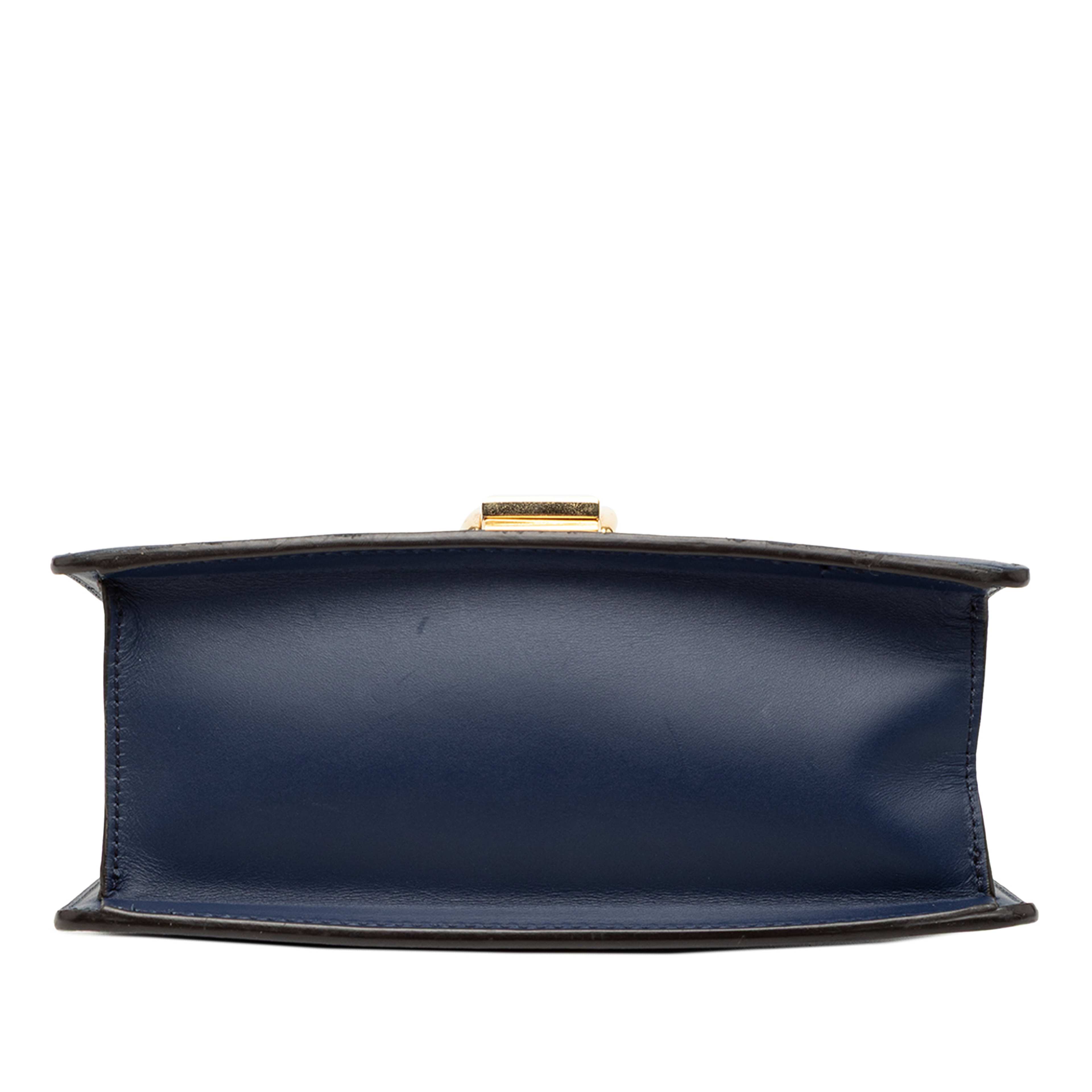 Gucci Mini Leather Sylvie Satchel, från Luxclusif, i färgen navy. Klicka för att öppna bilden i stort format