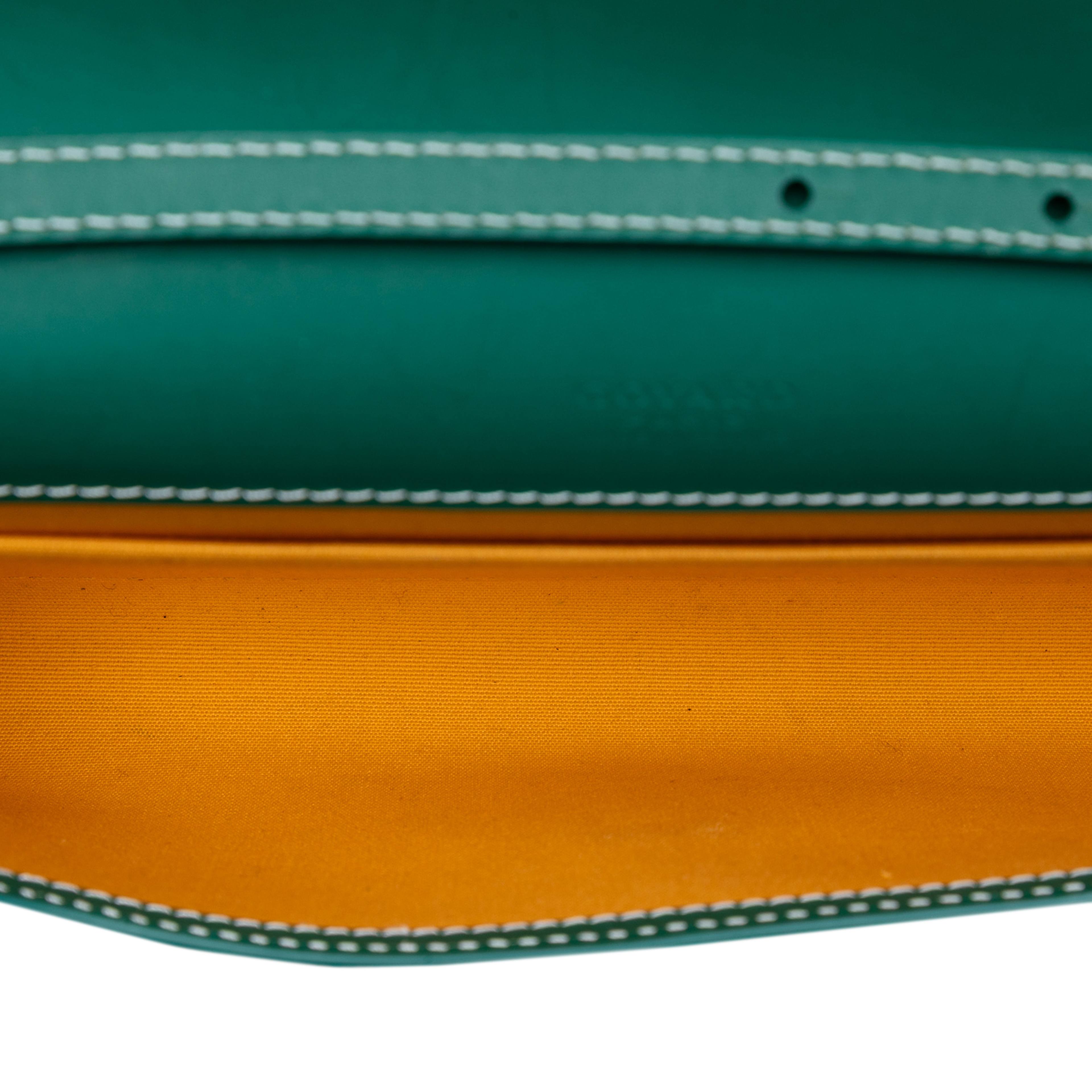 Goyard Goyardine Monte Carlo Bois Clutch With Strap, från Luxclusif, i färgen green. Klicka för att öppna bilden i stort format