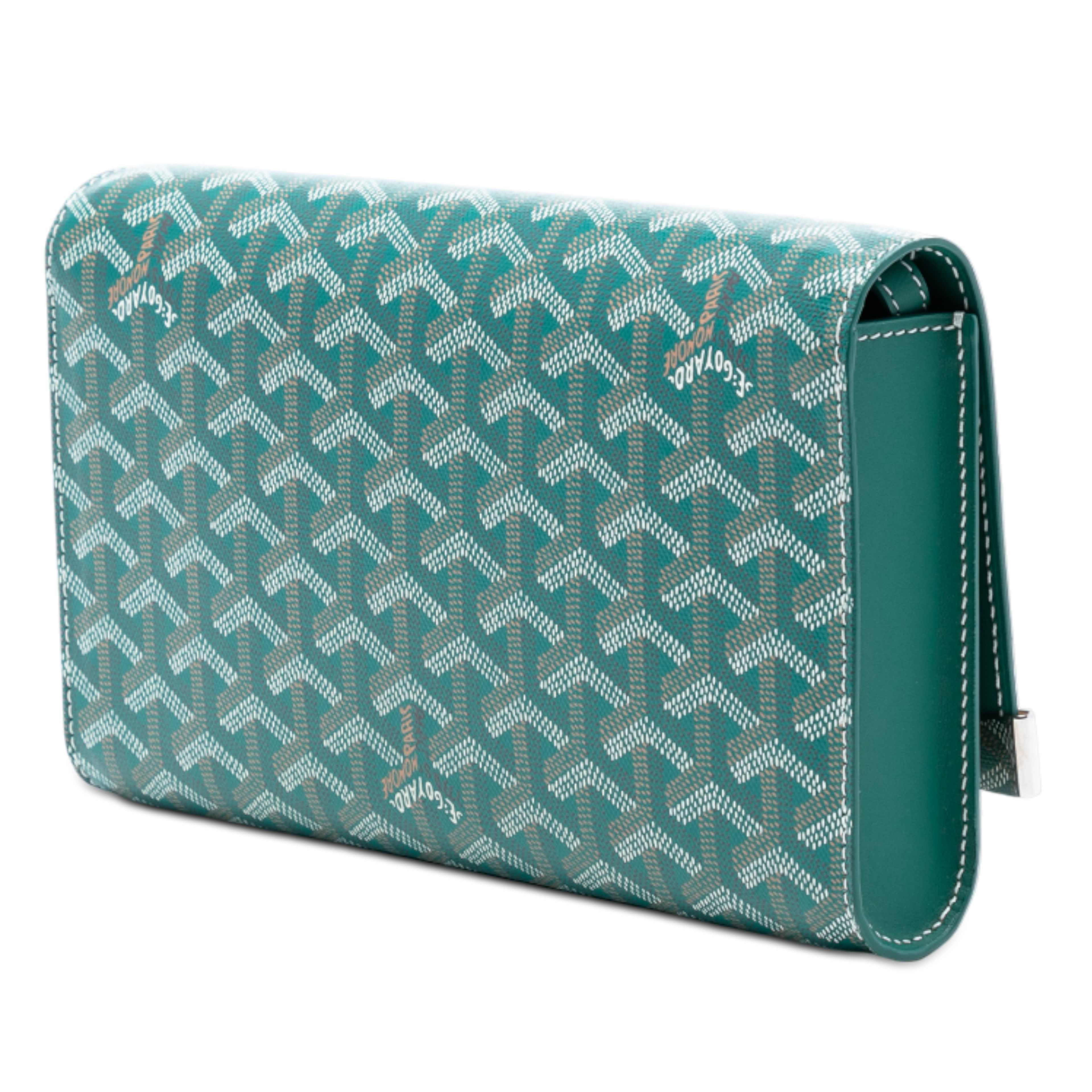 Goyard Goyardine Monte Carlo Bois Clutch With Strap, från Luxclusif, i färgen green. Klicka för att öppna bilden i stort format