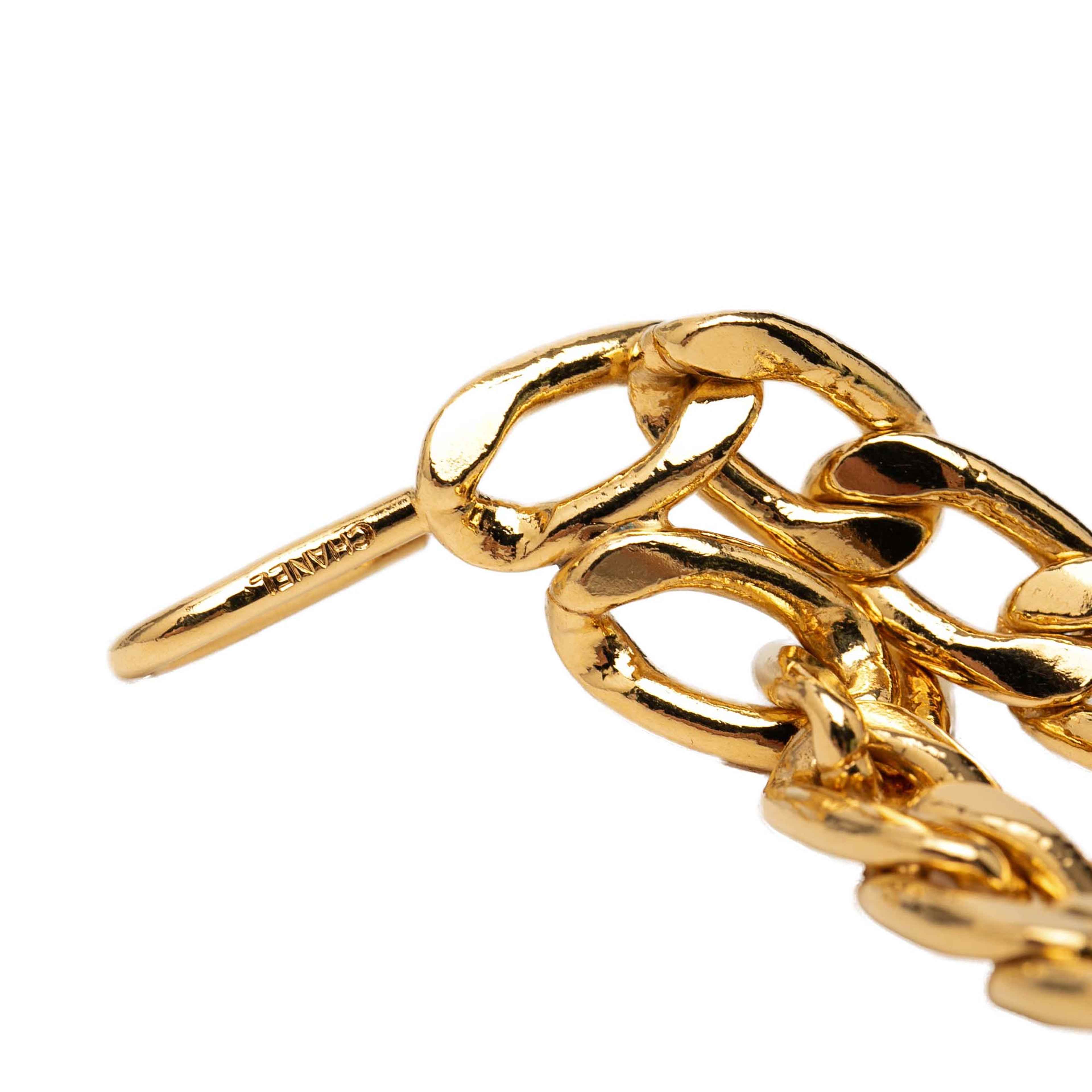Chanel Gold Plated Medallion Rue Cambon Chain Belt, från Luxclusif, i färgen guld. Klicka för att öppna bilden i stort format