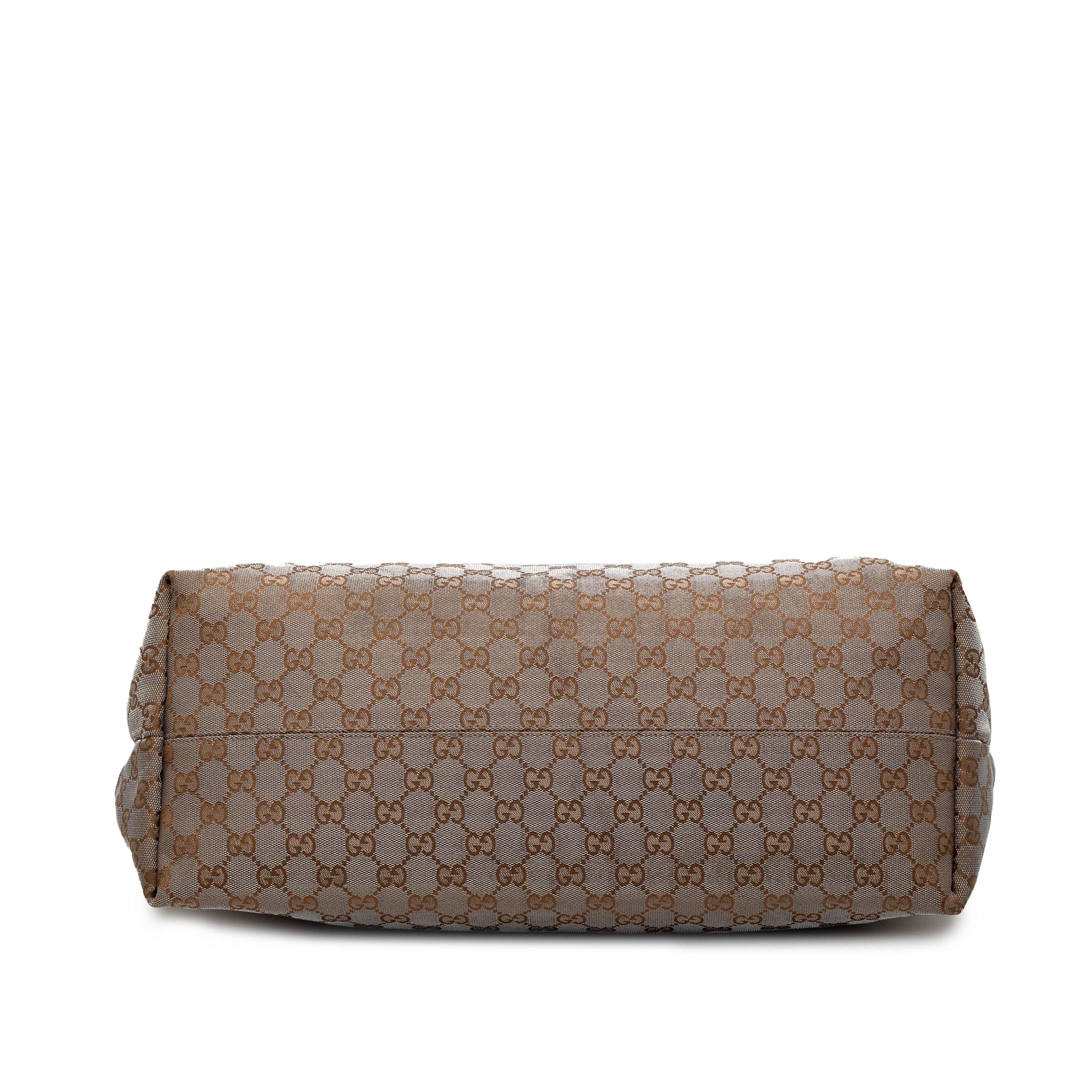 Gucci Gg Metallic Canvas Tote, från Luxclusif, i färgen beige. Klicka för att öppna bilden i stort format