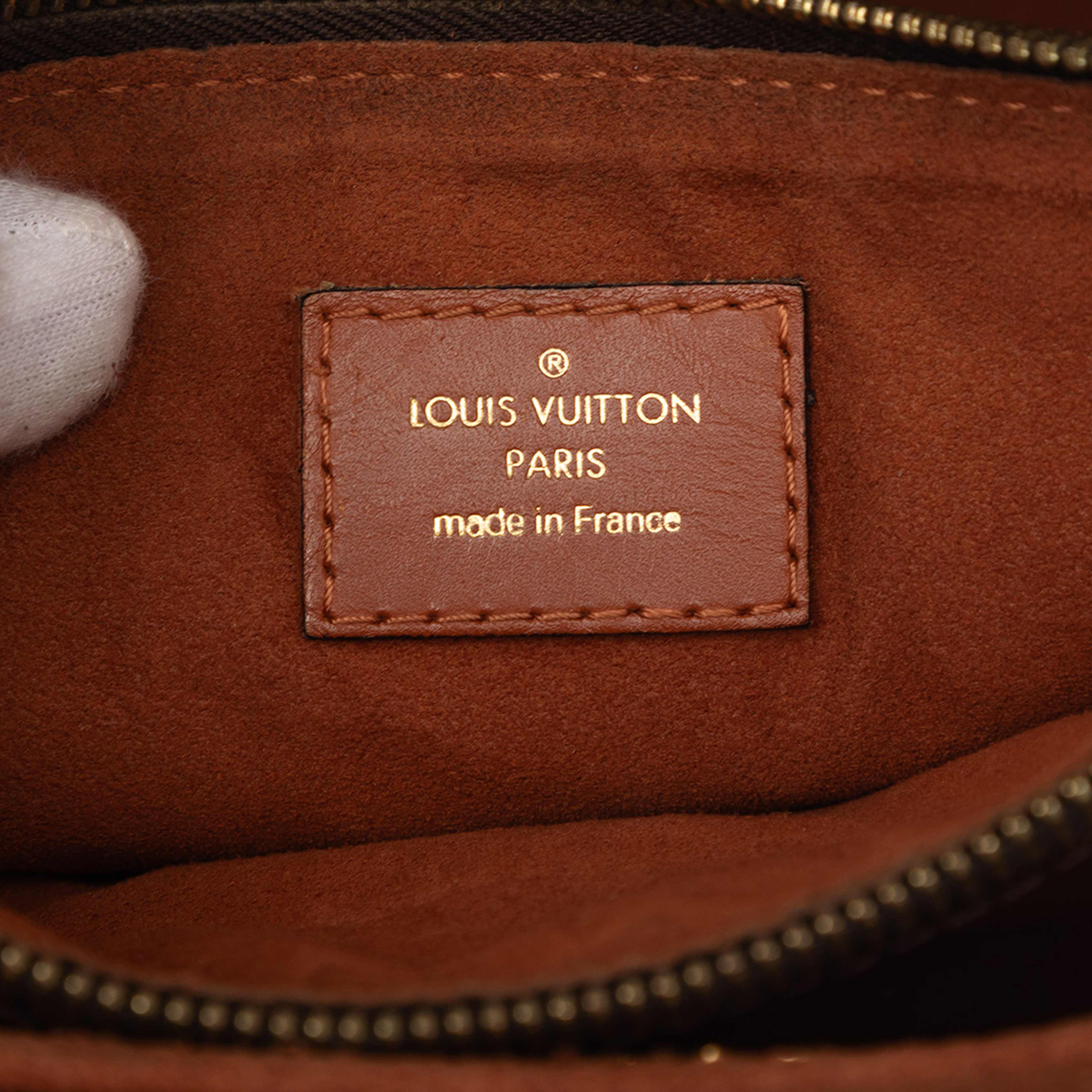 Louis Vuitton Monogram Flower Tote, från Luxclusif, i färgen brown. Klicka för att öppna bilden i stort format