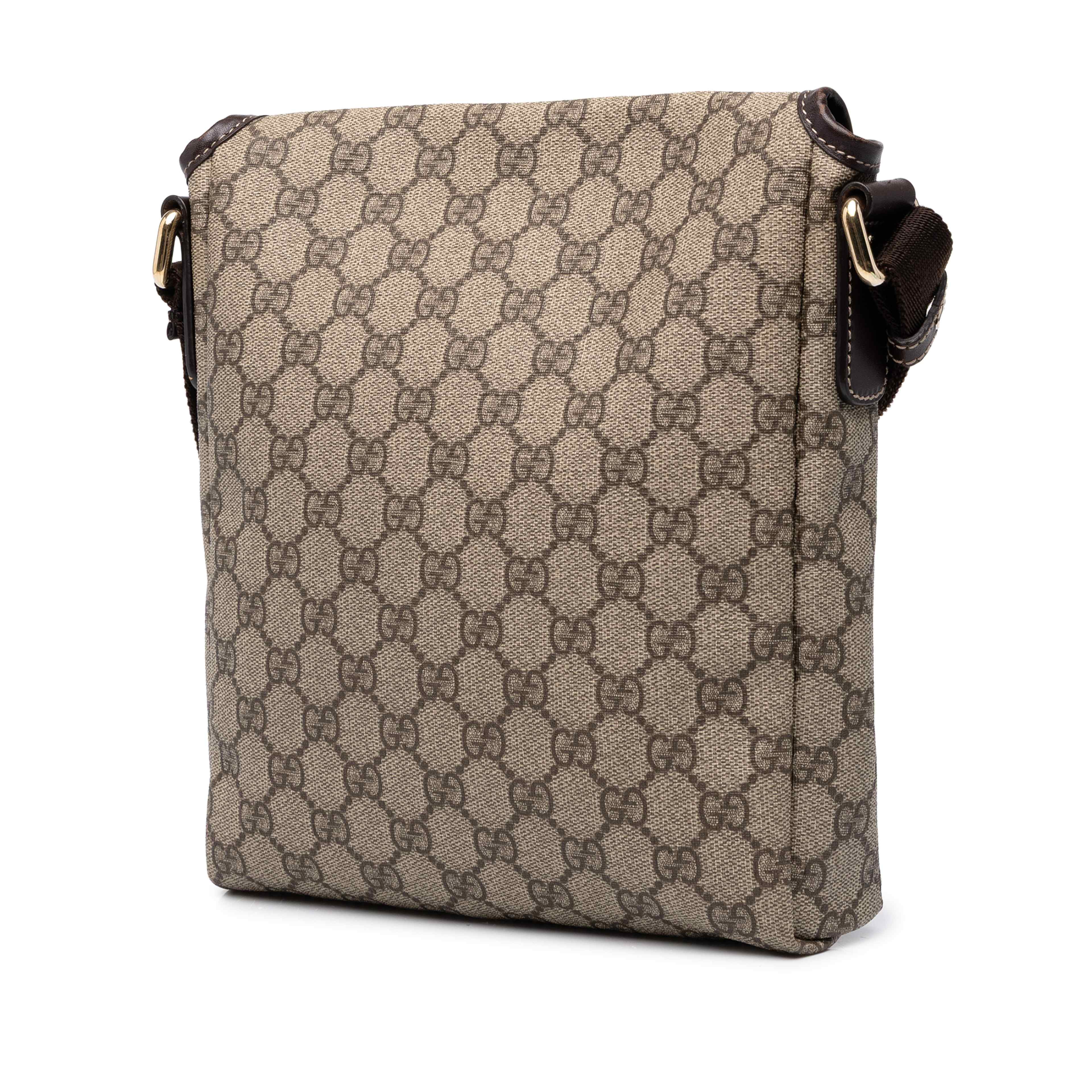 Gucci Gg Supreme Crossbody, från Luxclusif, i färgen beige. Klicka för att öppna bilden i stort format