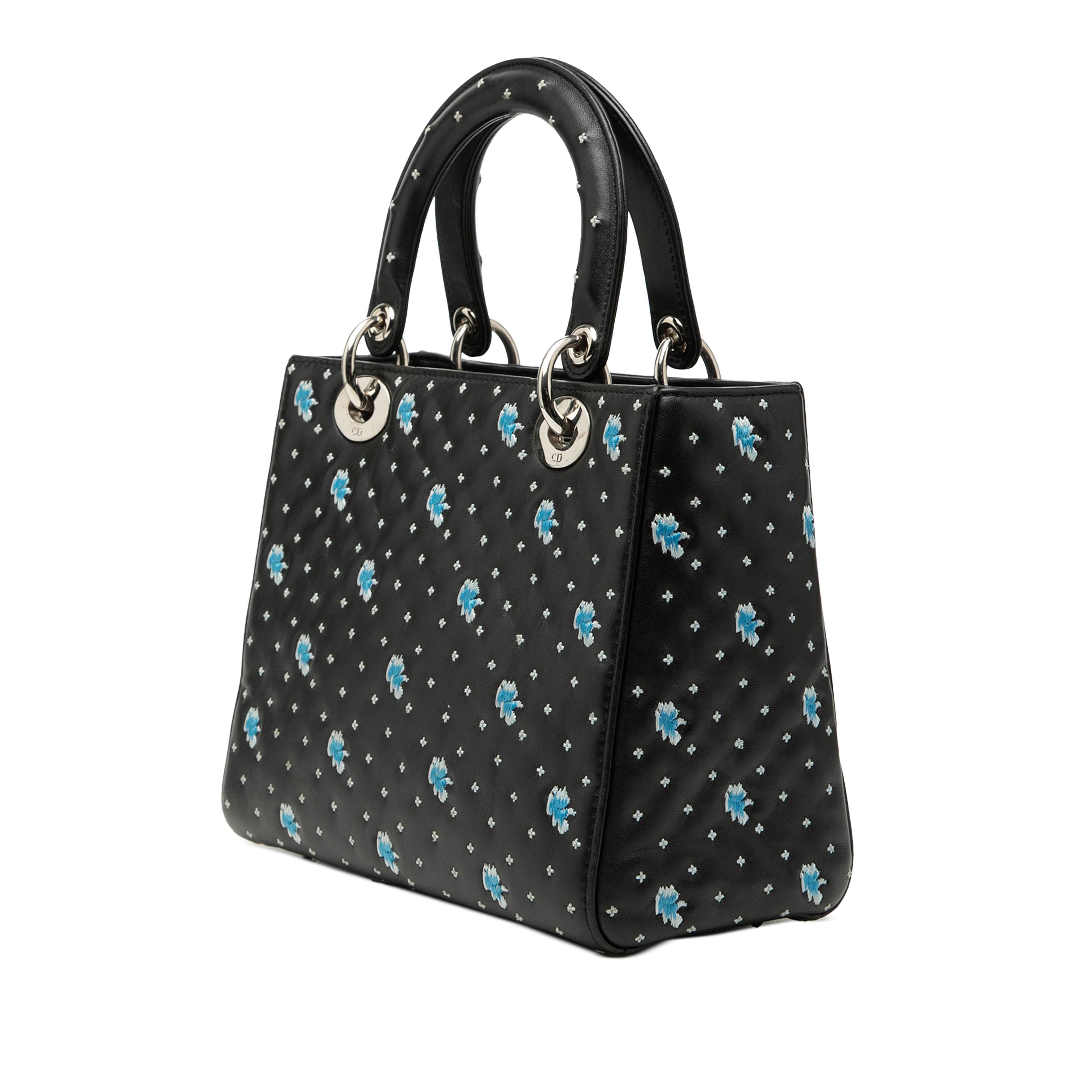 Dior Medium Calfskin Embroidered Flower Lady Dior, från Luxclusif, i färgen svart. Klicka för att öppna bilden i stort format
