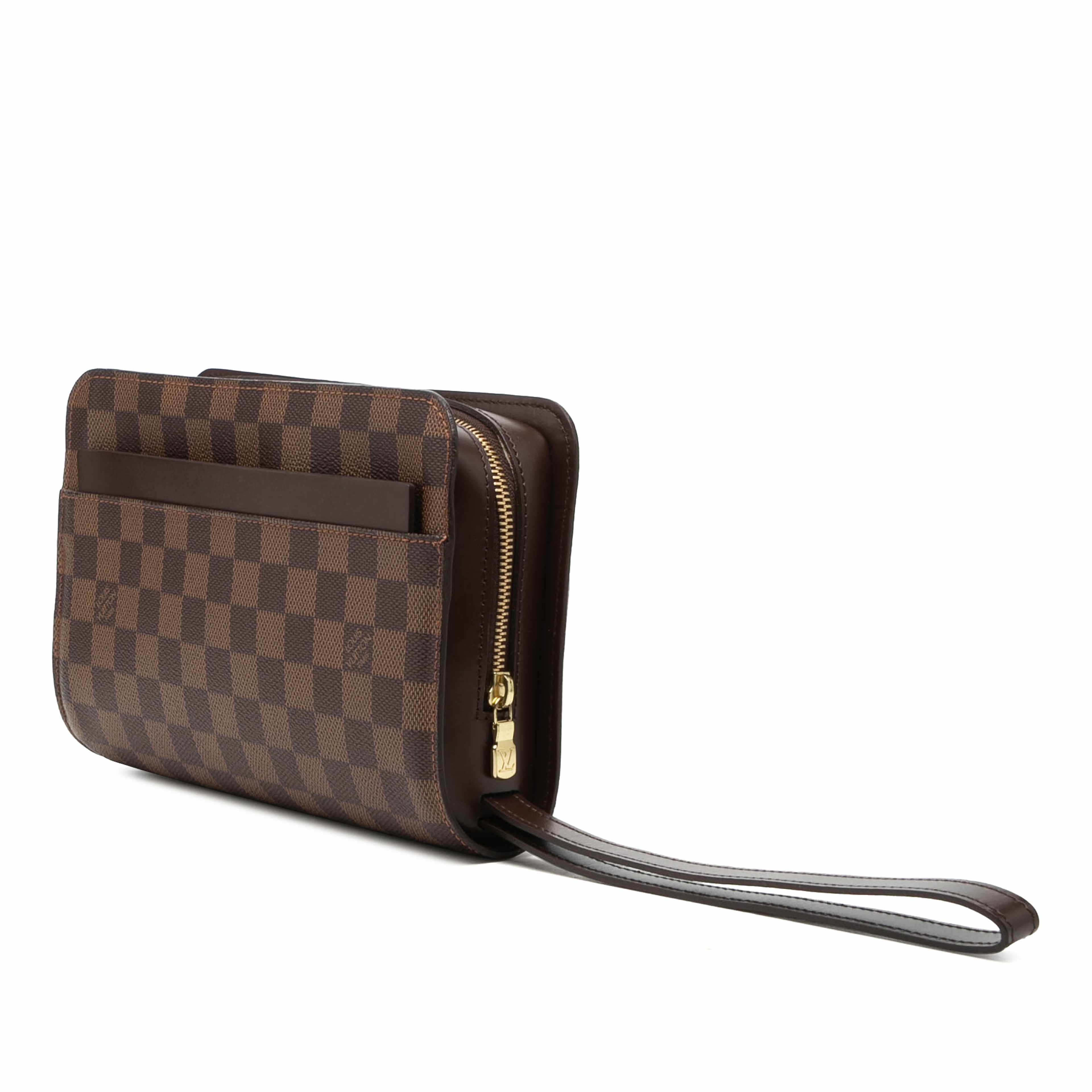 Louis Vuitton Damier Ebene Saint Louis Pochette, från Luxclusif, i färgen brown. Klicka för att öppna bilden i stort format