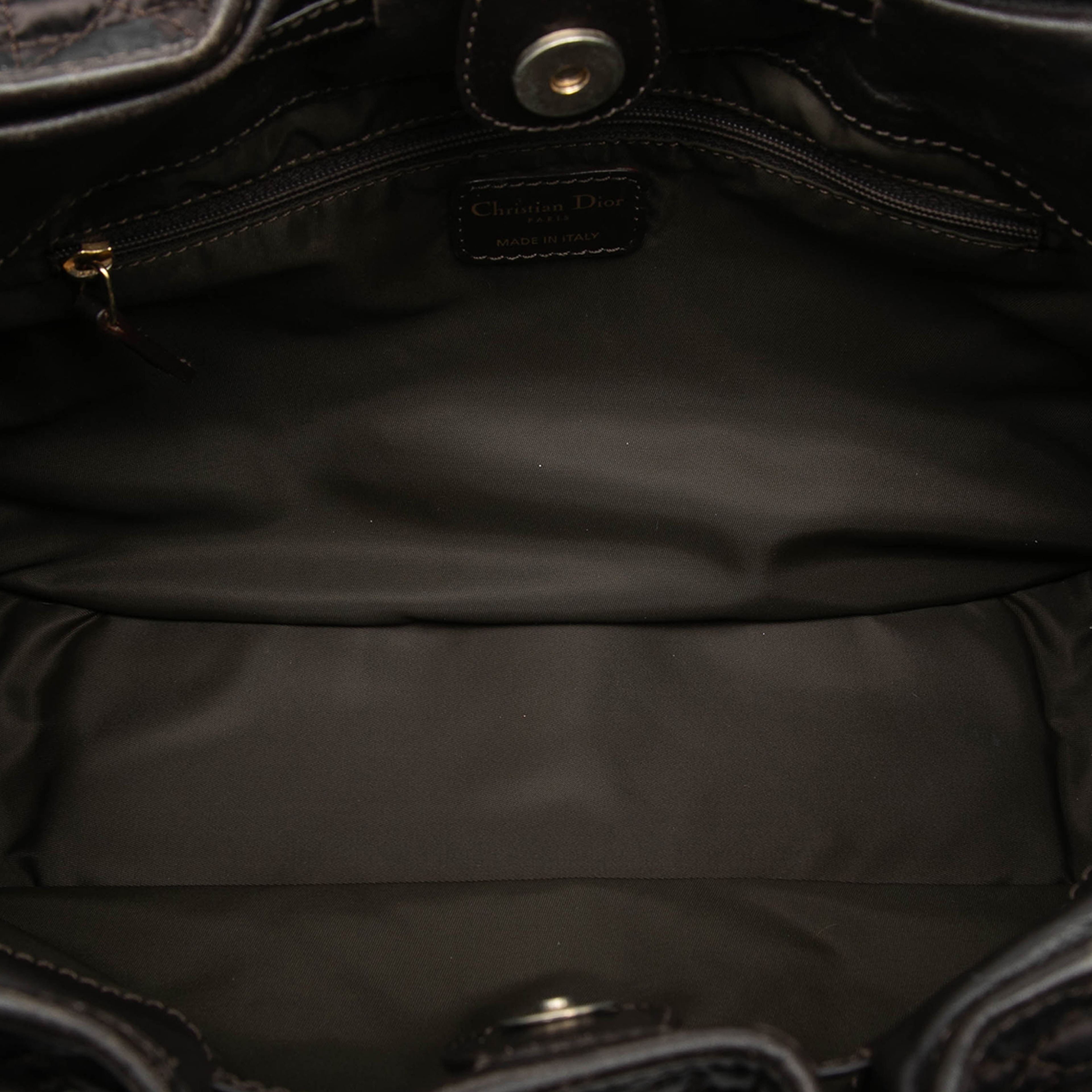 Dior Nylon Cannage Lovely Handbag, från Luxclusif, i färgen dark brown. Klicka för att öppna bilden i stort format