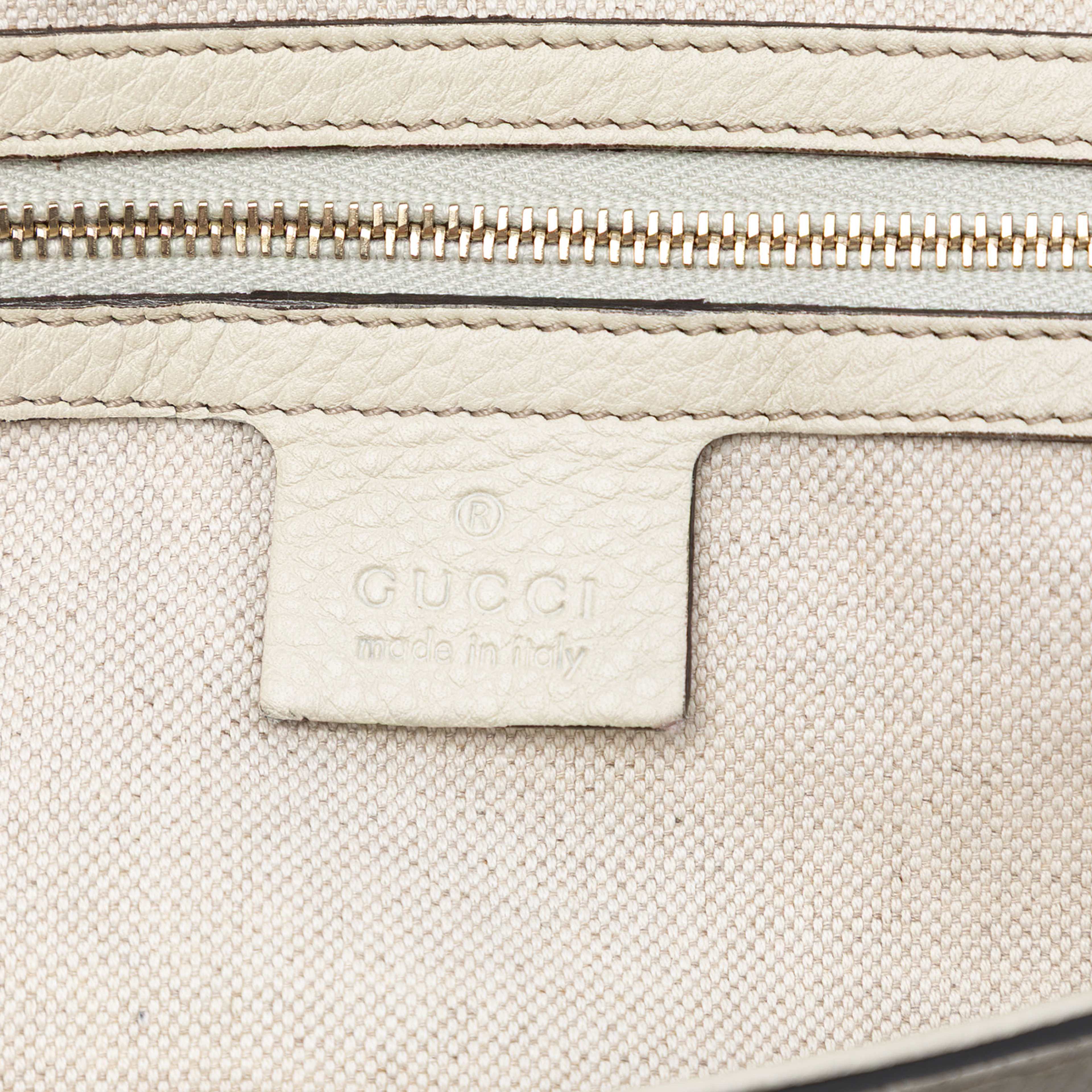 Gucci Gg Canvas Bella Flap Satchel, från Luxclusif, i färgen beige. Klicka för att öppna bilden i stort format