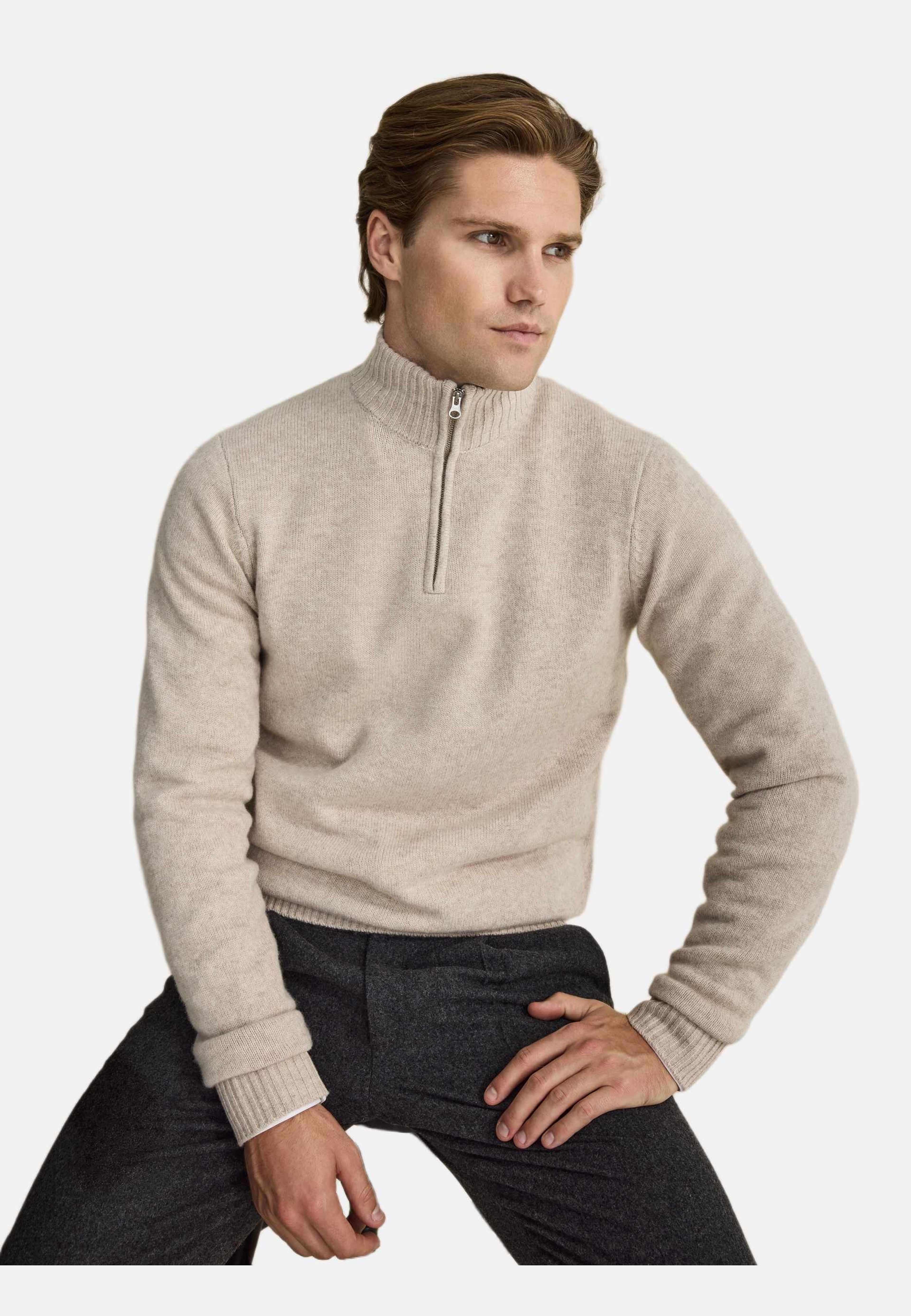 Wool Cashmere Blend Quarter Zip, från John Henric, i färgen beige. Klicka för att öppna bilden i stort format