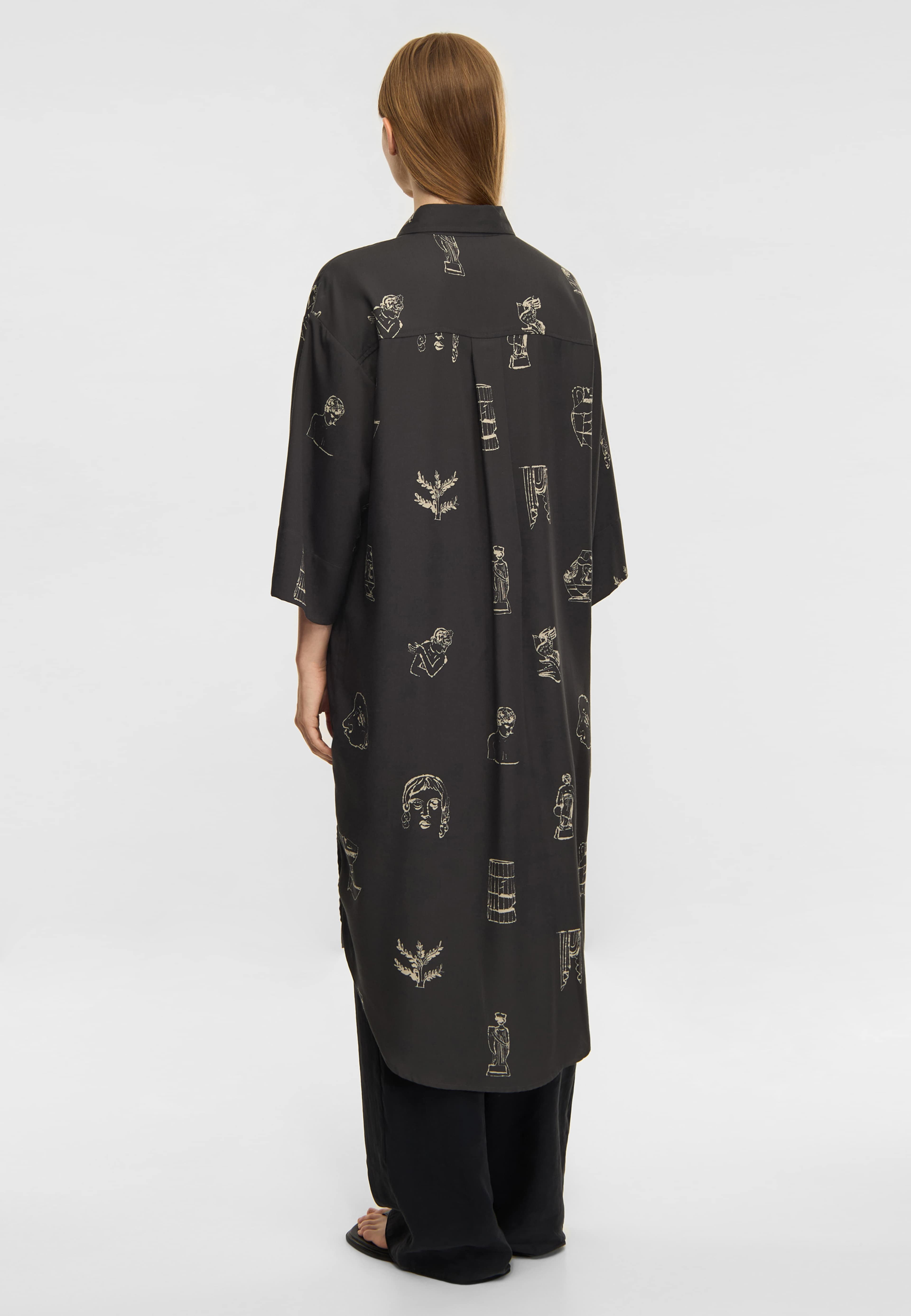 Iselin Aop, från ELVINE, i färgen night grey. Klicka för att öppna bilden i stort format