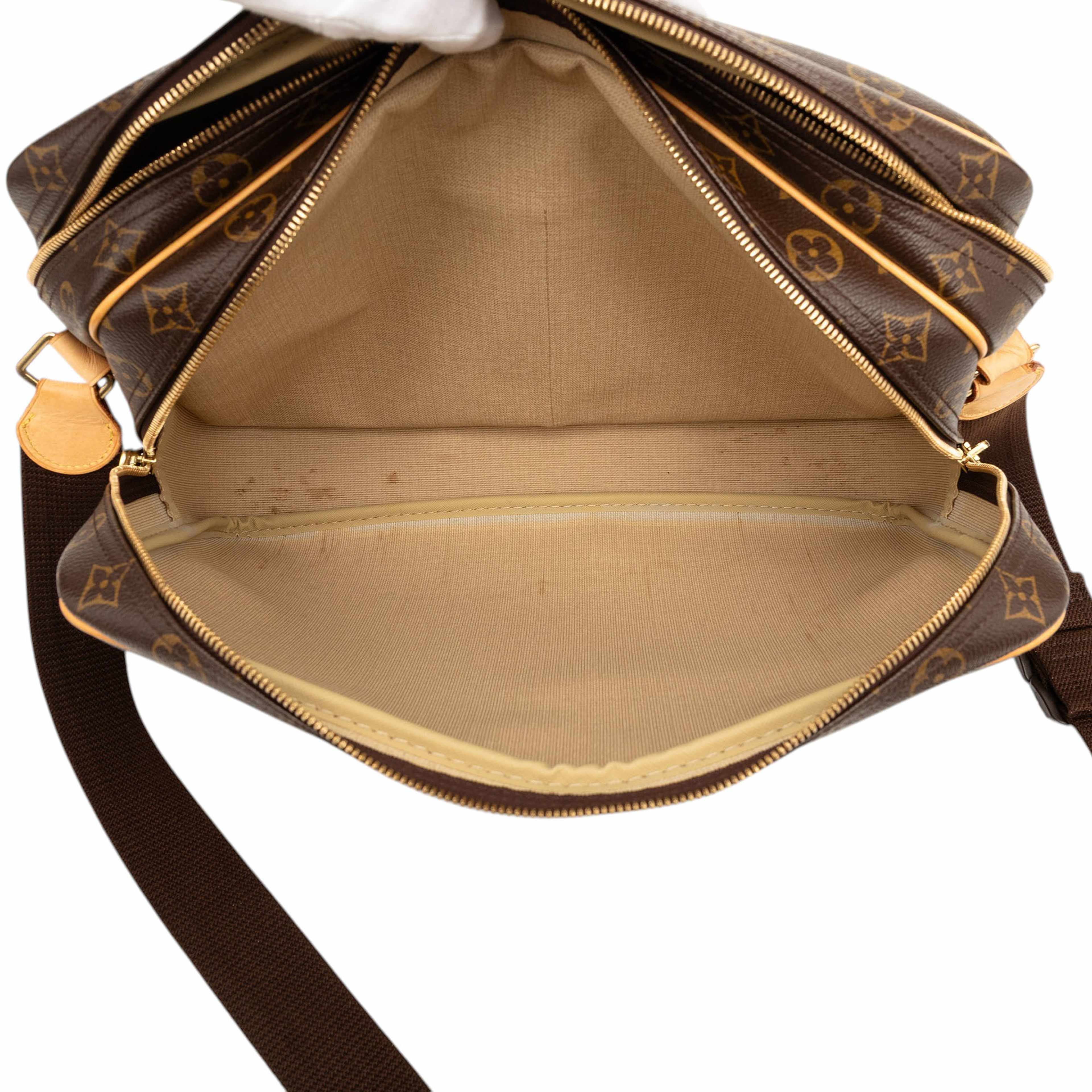 Louis Vuitton Monogram Reporter Gm, från Luxclusif, i färgen brown. Klicka för att öppna bilden i stort format
