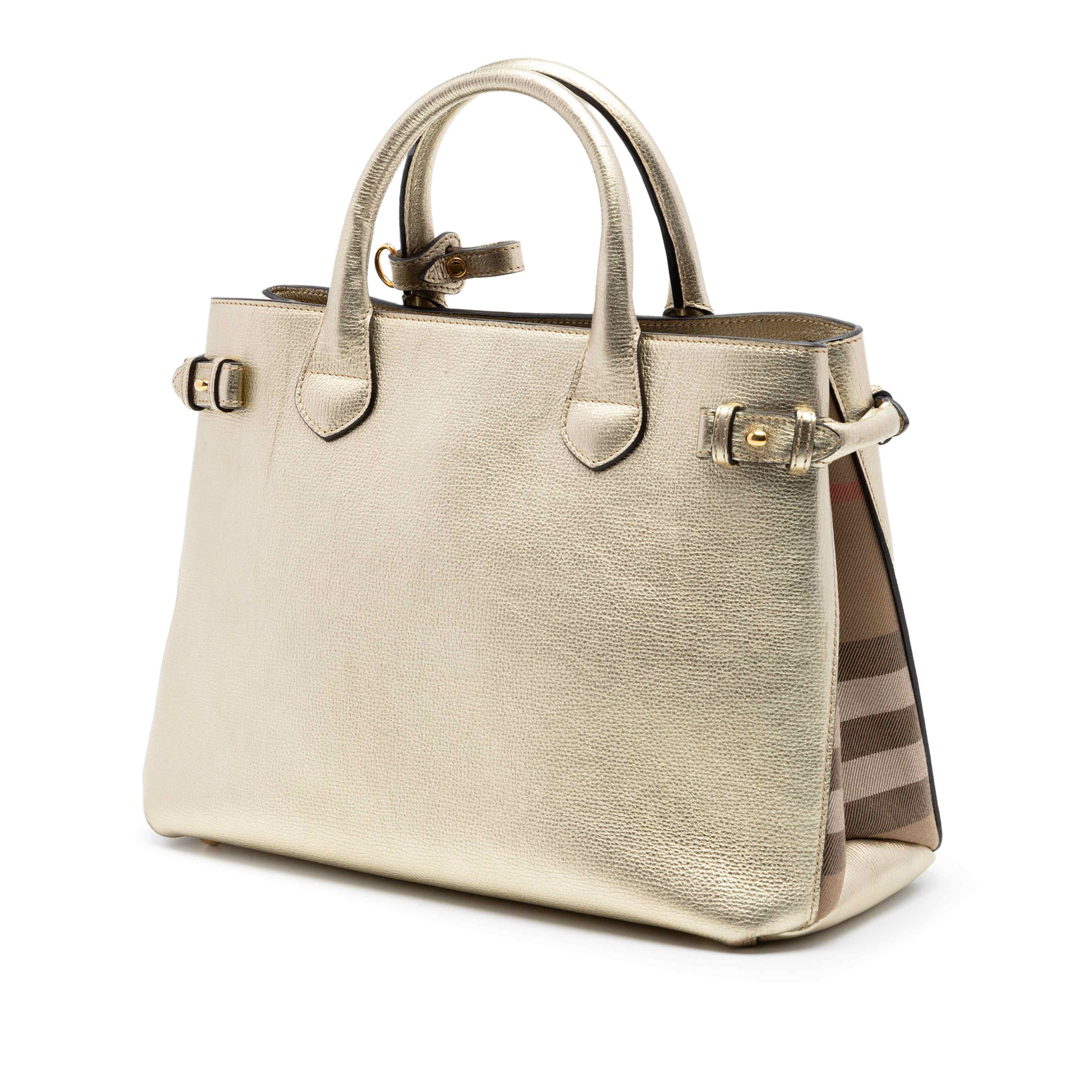 Burberry Medium Metallic Leather And House Check Banner Satchel, från Luxclusif, i färgen gold. Klicka för att öppna bilden i stort format