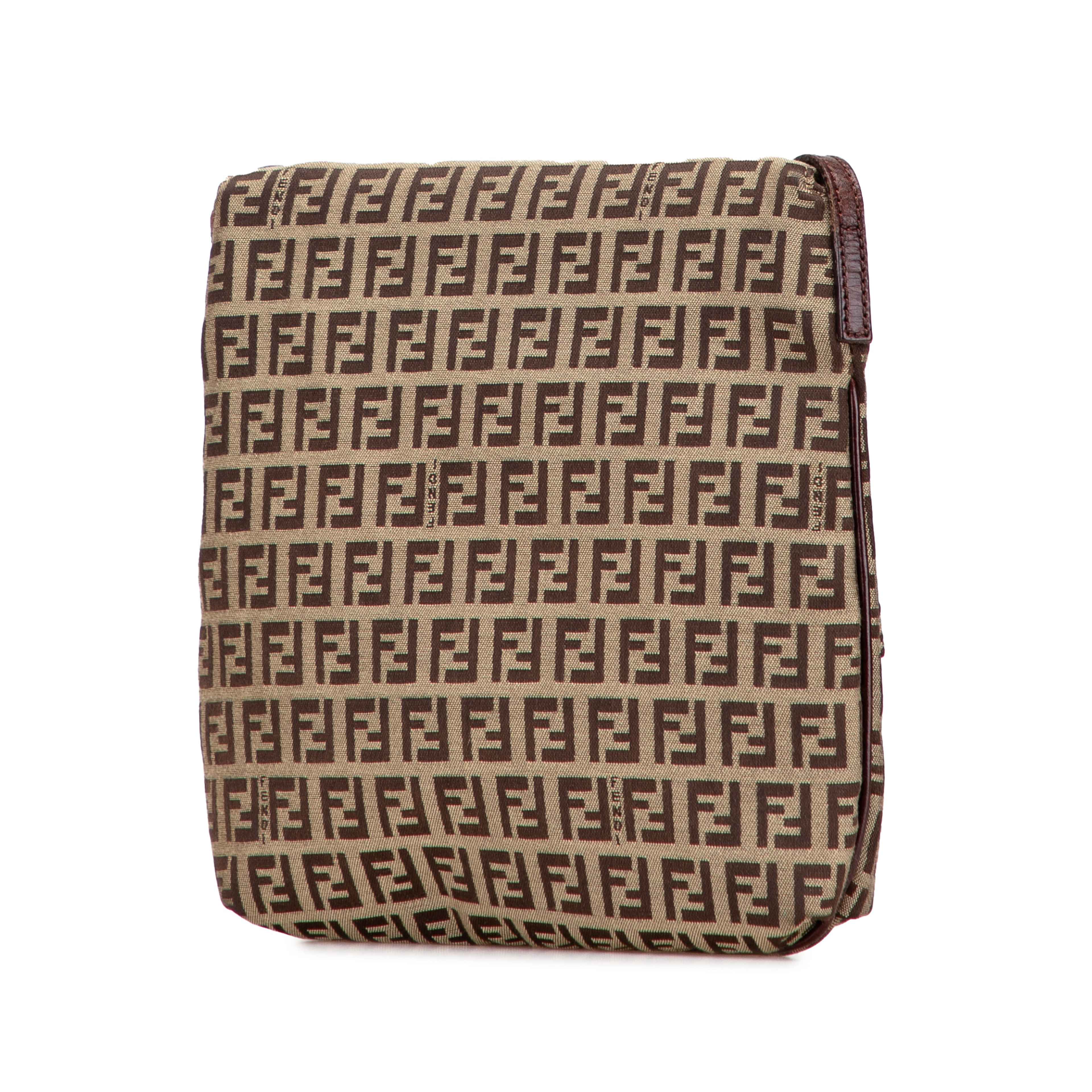 Fendi Zucchino Canvas Crossbody, från Luxclusif, i färgen beige. Klicka för att öppna bilden i stort format