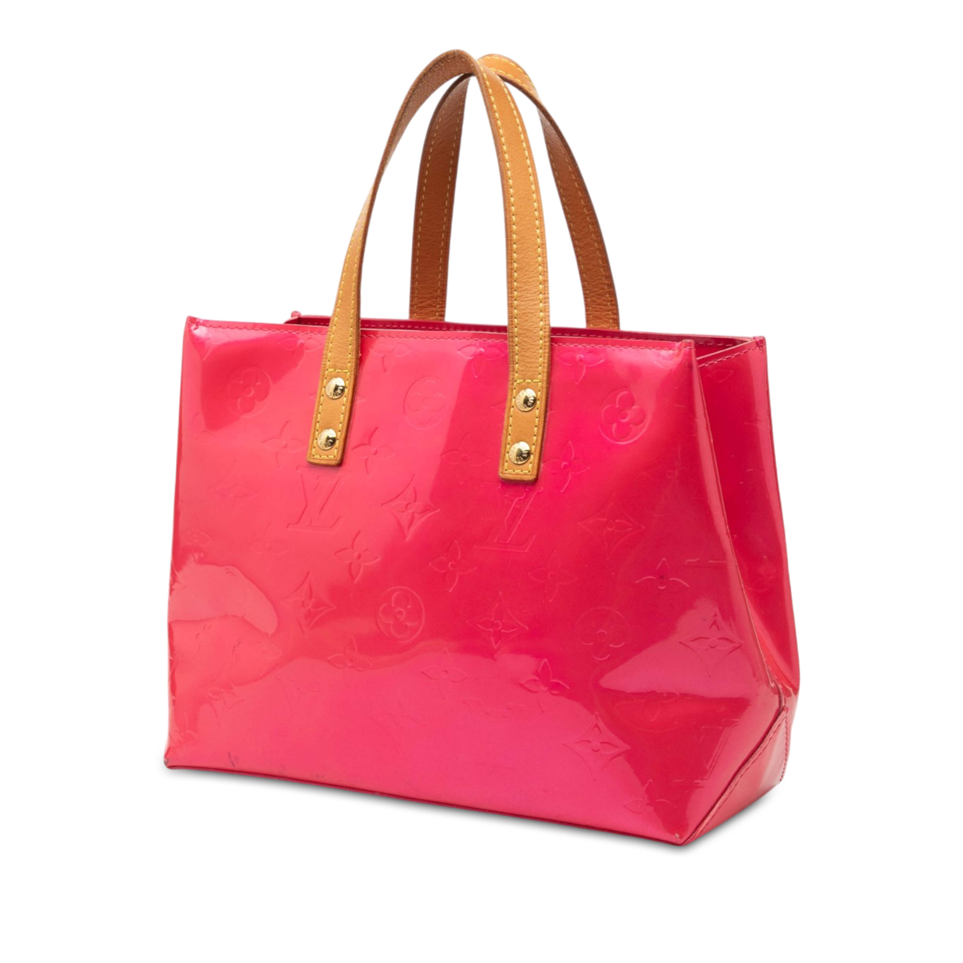 Louis Vuitton Monogram Vernis Reade Pm, från Luxclusif, i färgen rosa. Klicka för att öppna bilden i stort format
