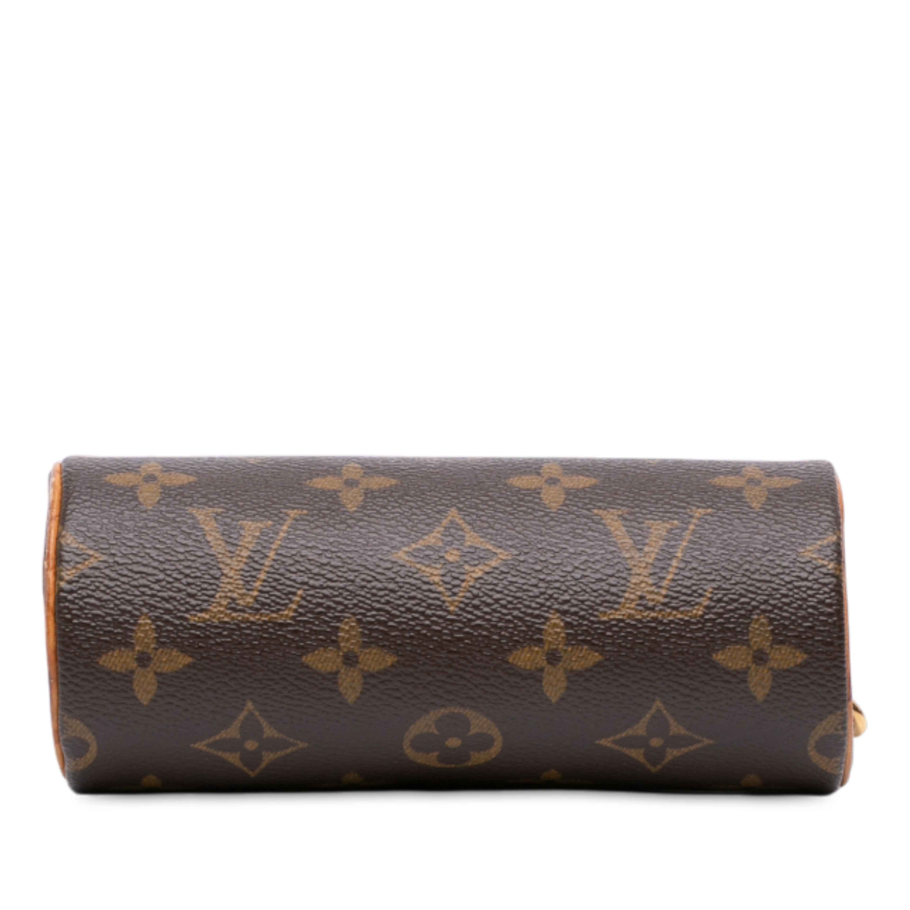 Louis Vuitton Monogram Papillon Pochette, från Luxclusif, i färgen brown. Klicka för att öppna bilden i stort format
