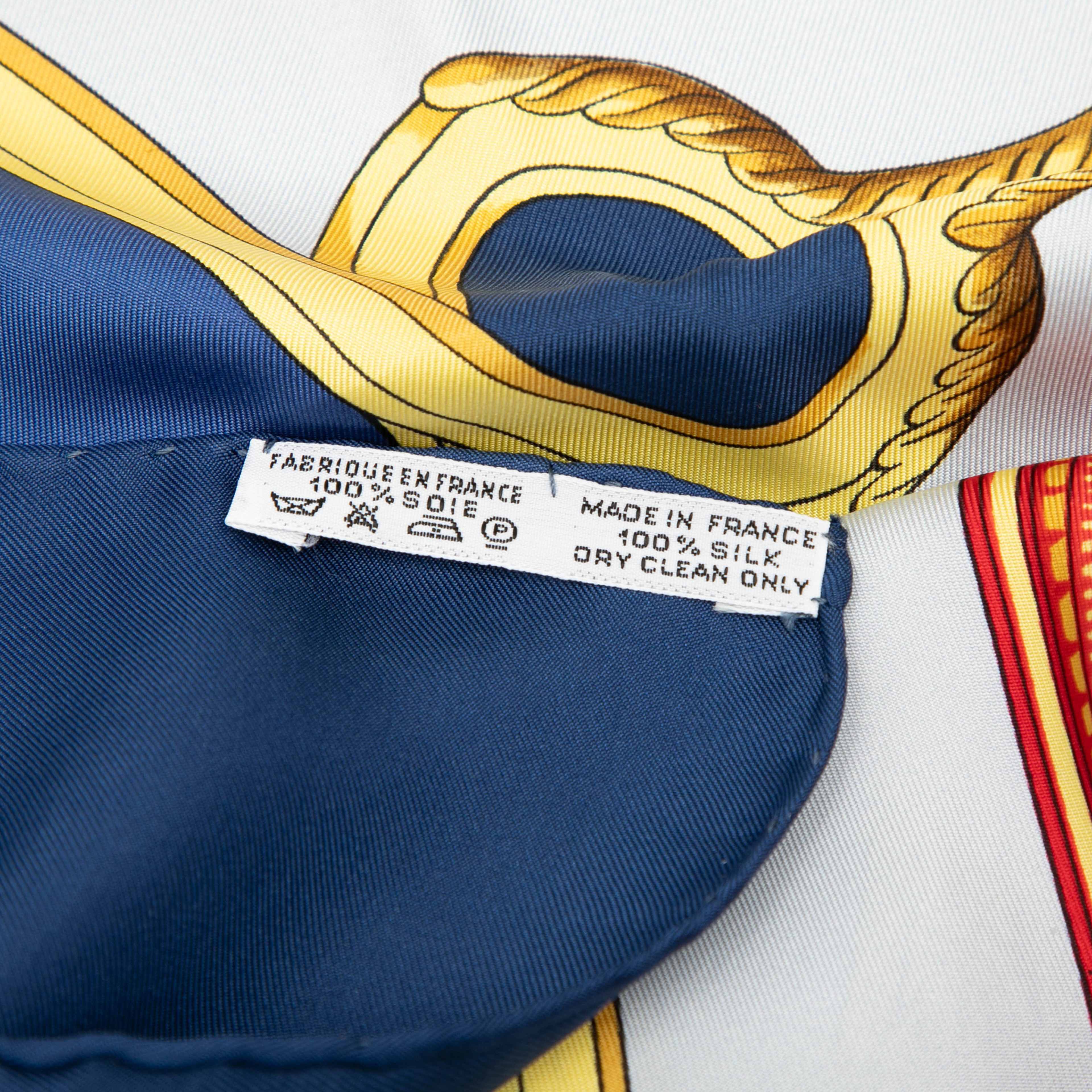 Hermès Springs Silk Scarf 90, från Luxclusif, i färgen blå. Klicka för att öppna bilden i stort format