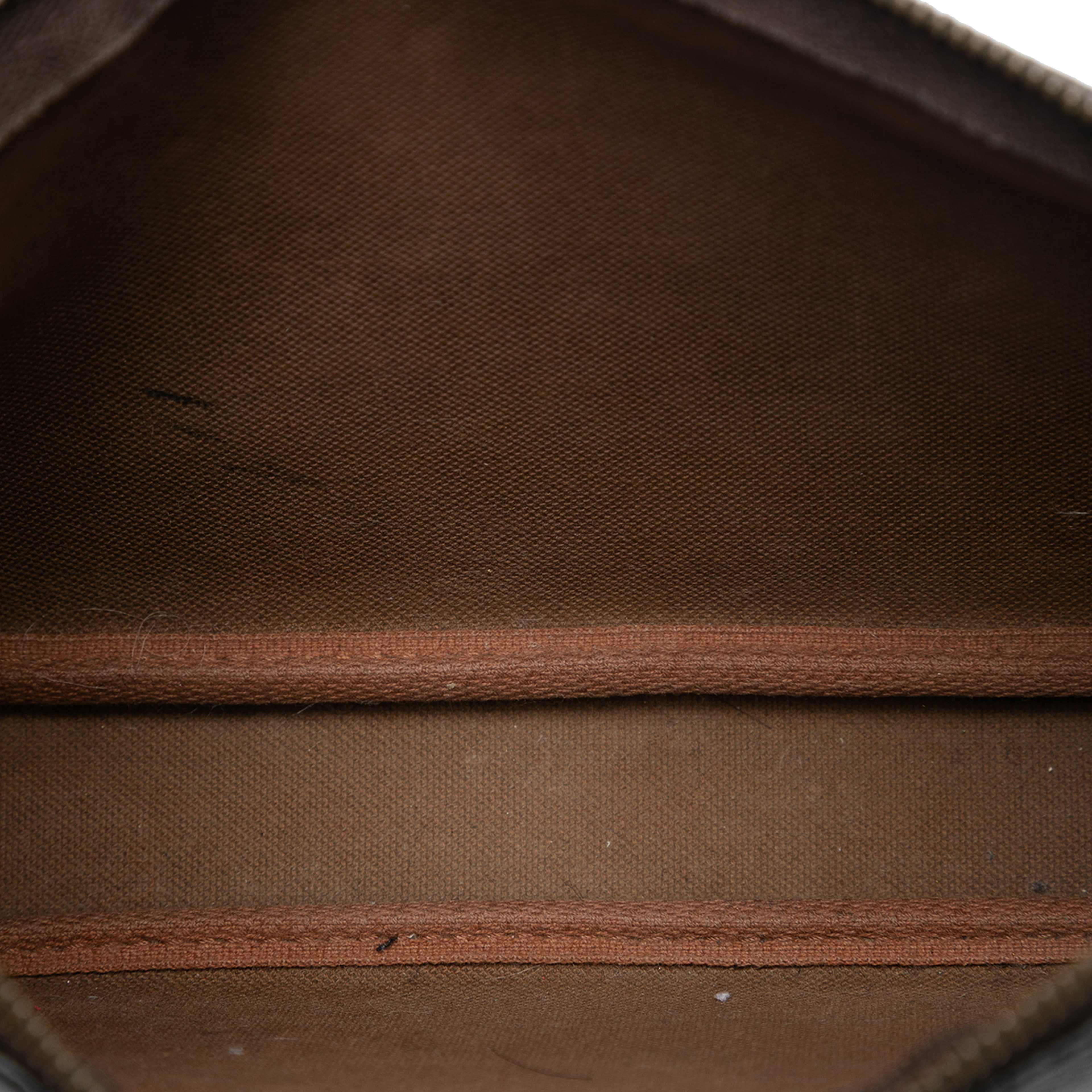 Louis Vuitton Monogram Pochette Accessoires, från Luxclusif, i färgen brown. Klicka för att öppna bilden i stort format